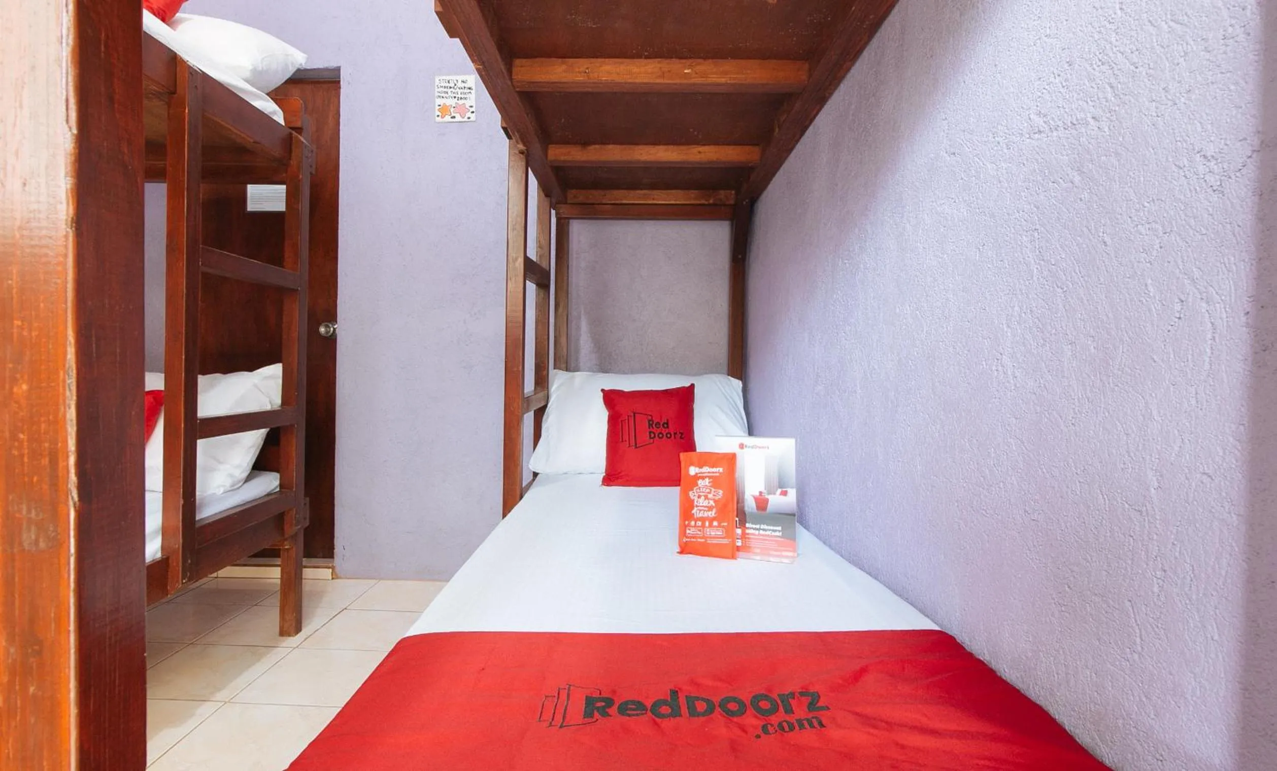 bunk bed, Bed in RedDoorz Sonia Unidos Magroves Garden Resort RedPartner