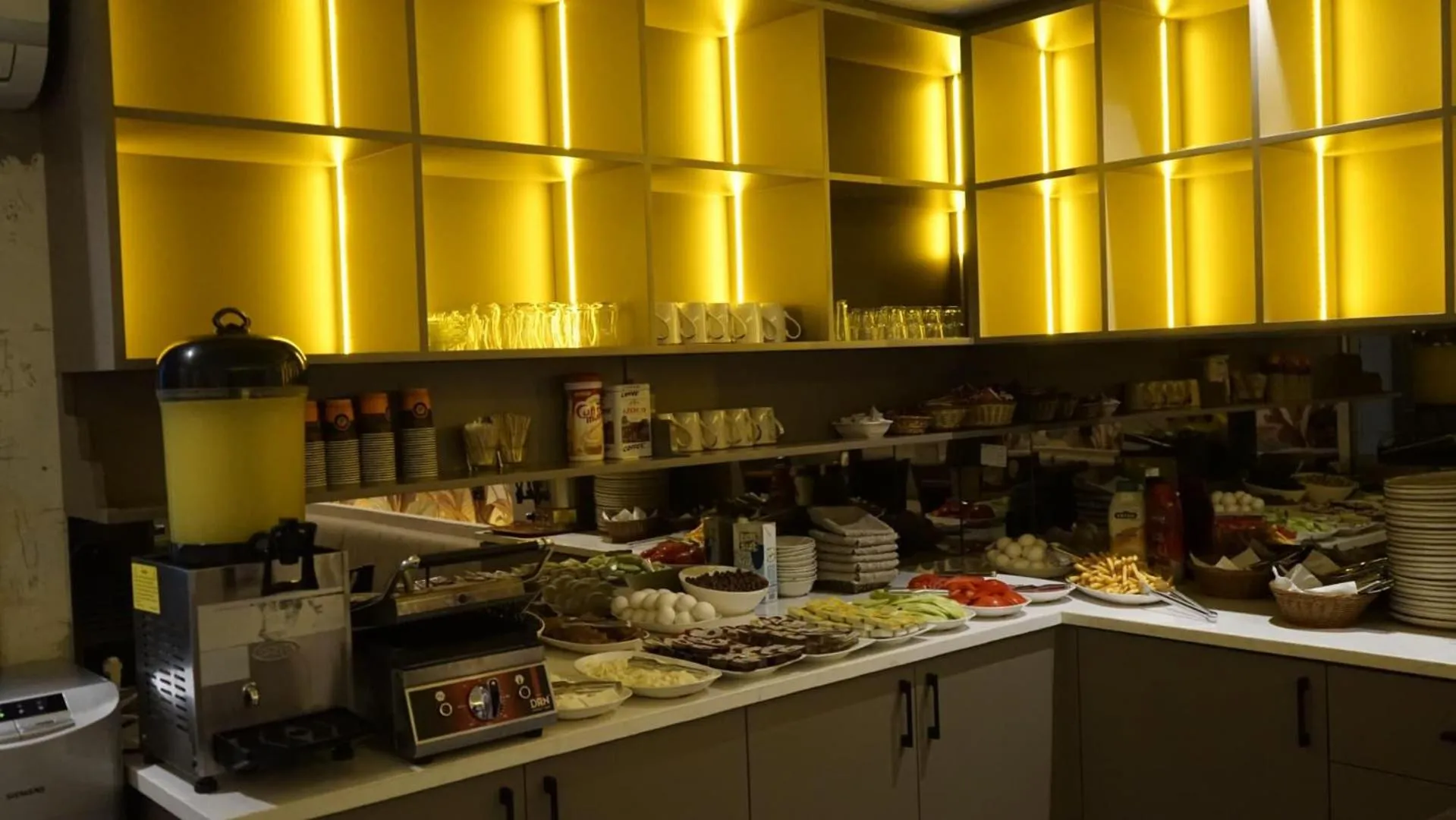 Breakfast in Miss City Hotel Taksim