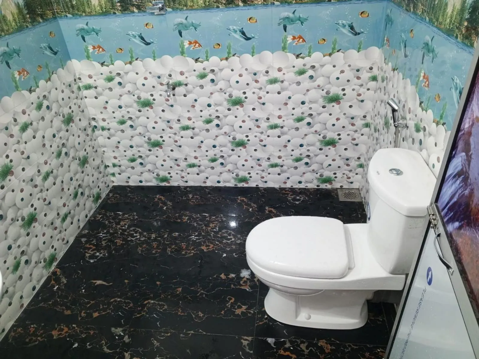 Toilet in Deer Garden Guest