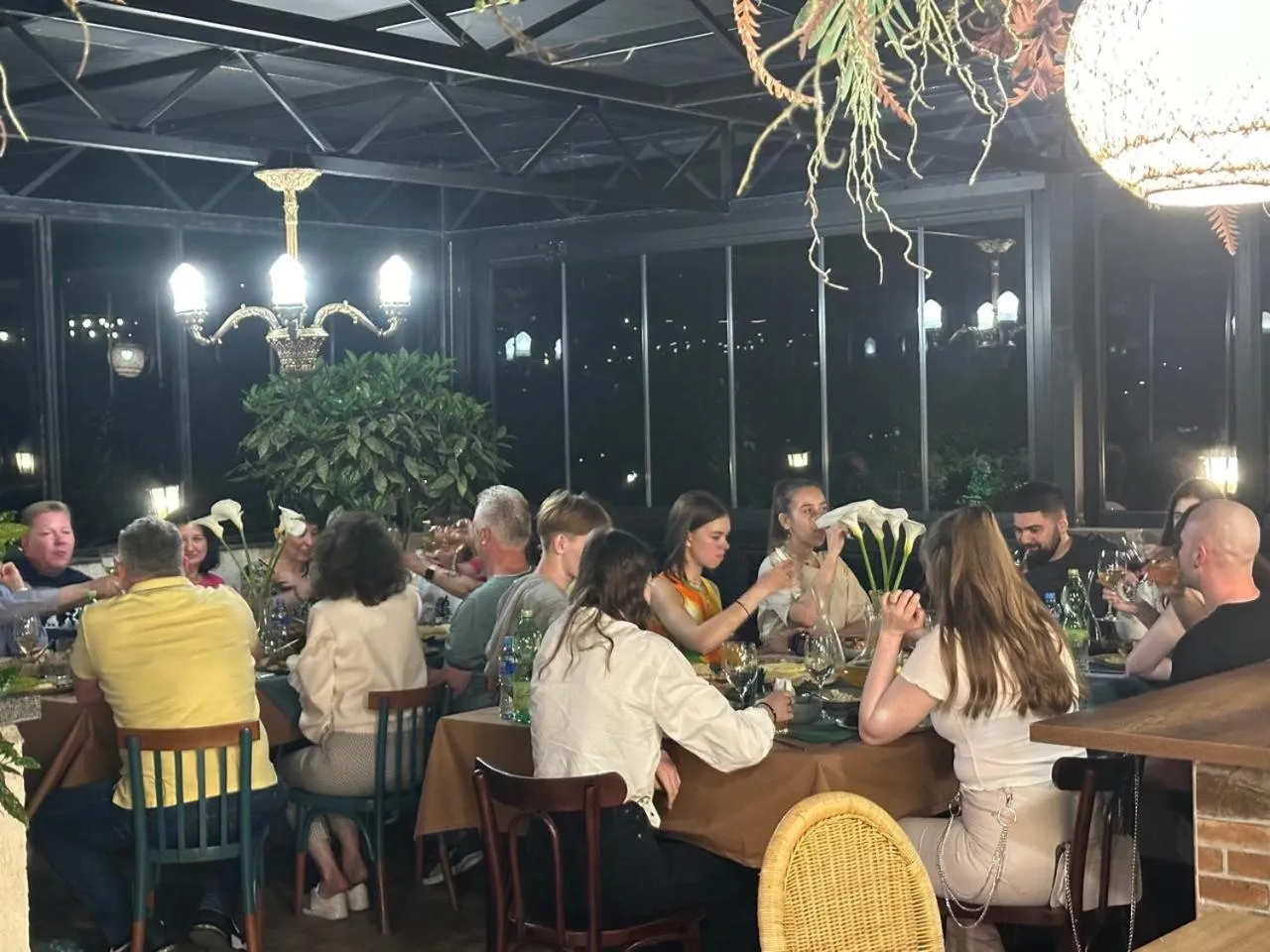 Restaurant/places to eat in Hill Hotel