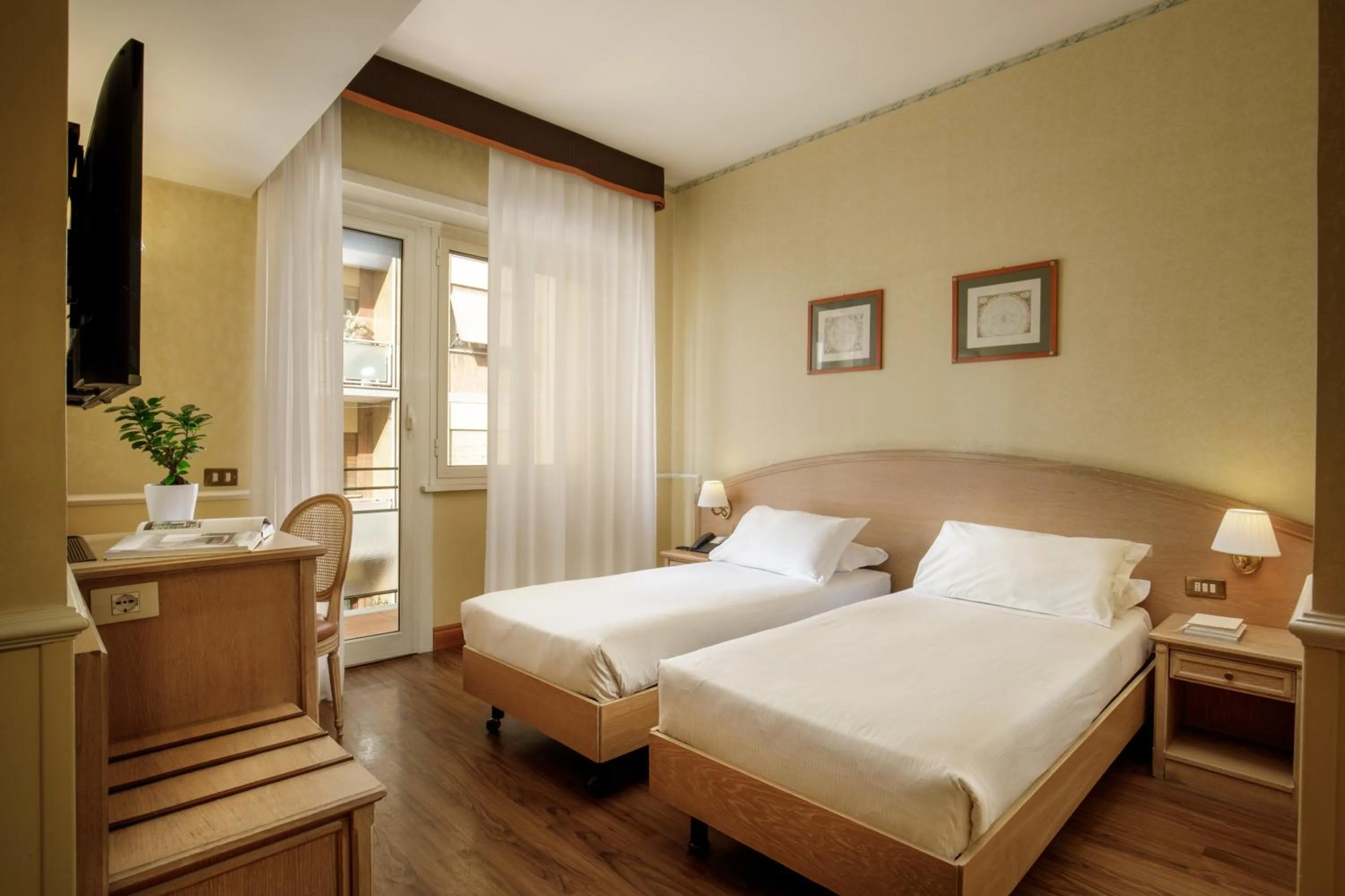 Bed in Hotel Santa Costanza by OMNIA hotels