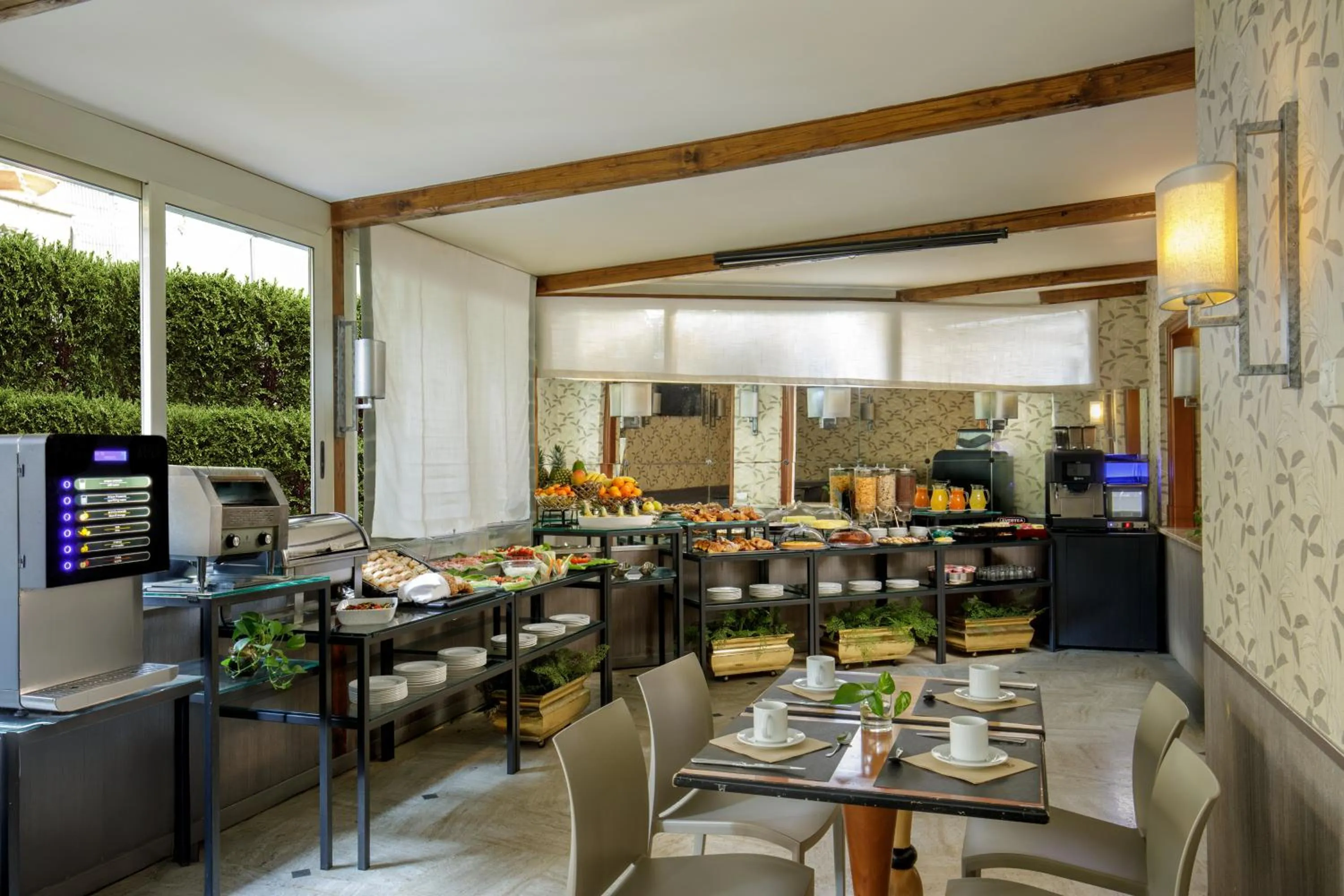 Breakfast in Hotel Santa Costanza by OMNIA hotels