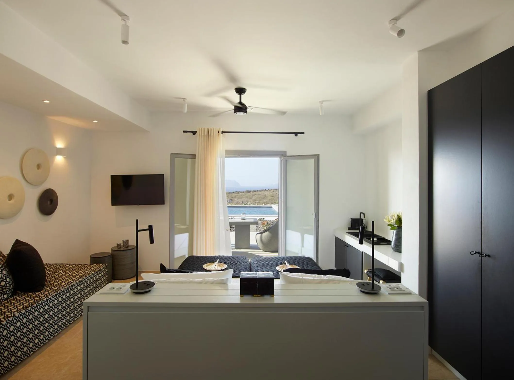 Absolute Paradise Santorini