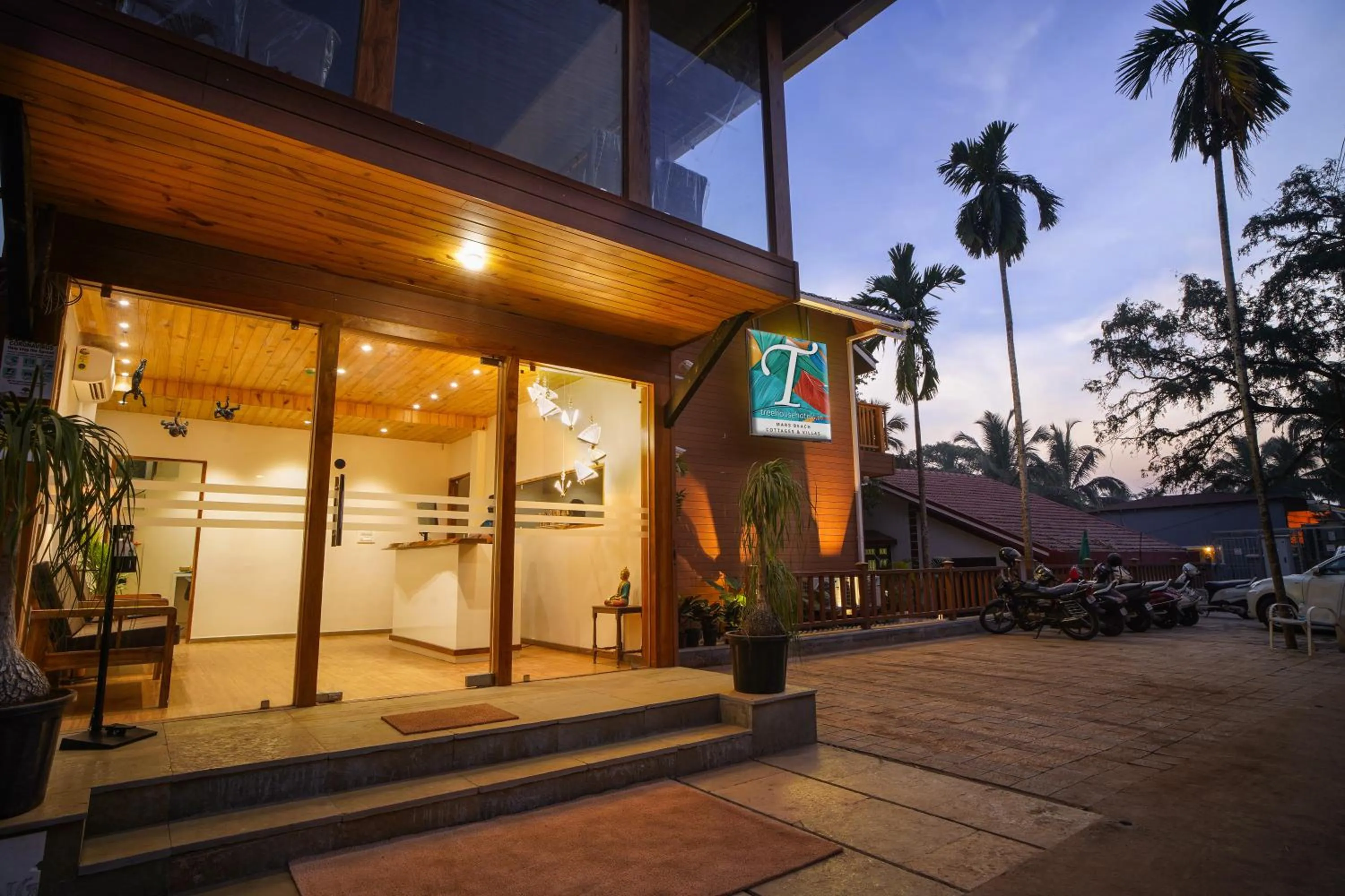 Facade/entrance in TreeHouse MARS Beach Cottages