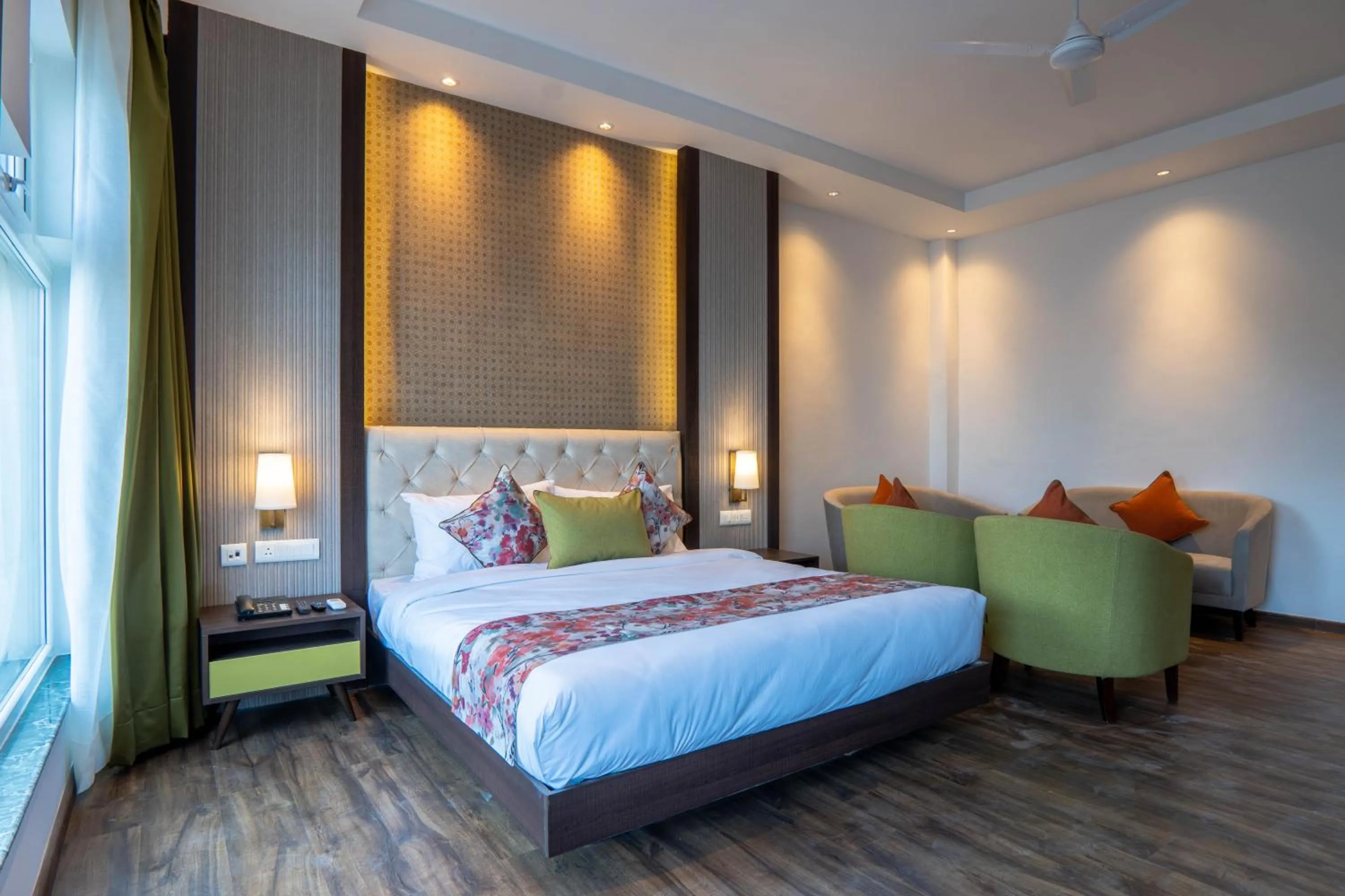 Bed in Hotel Le ROI Lake View Koti