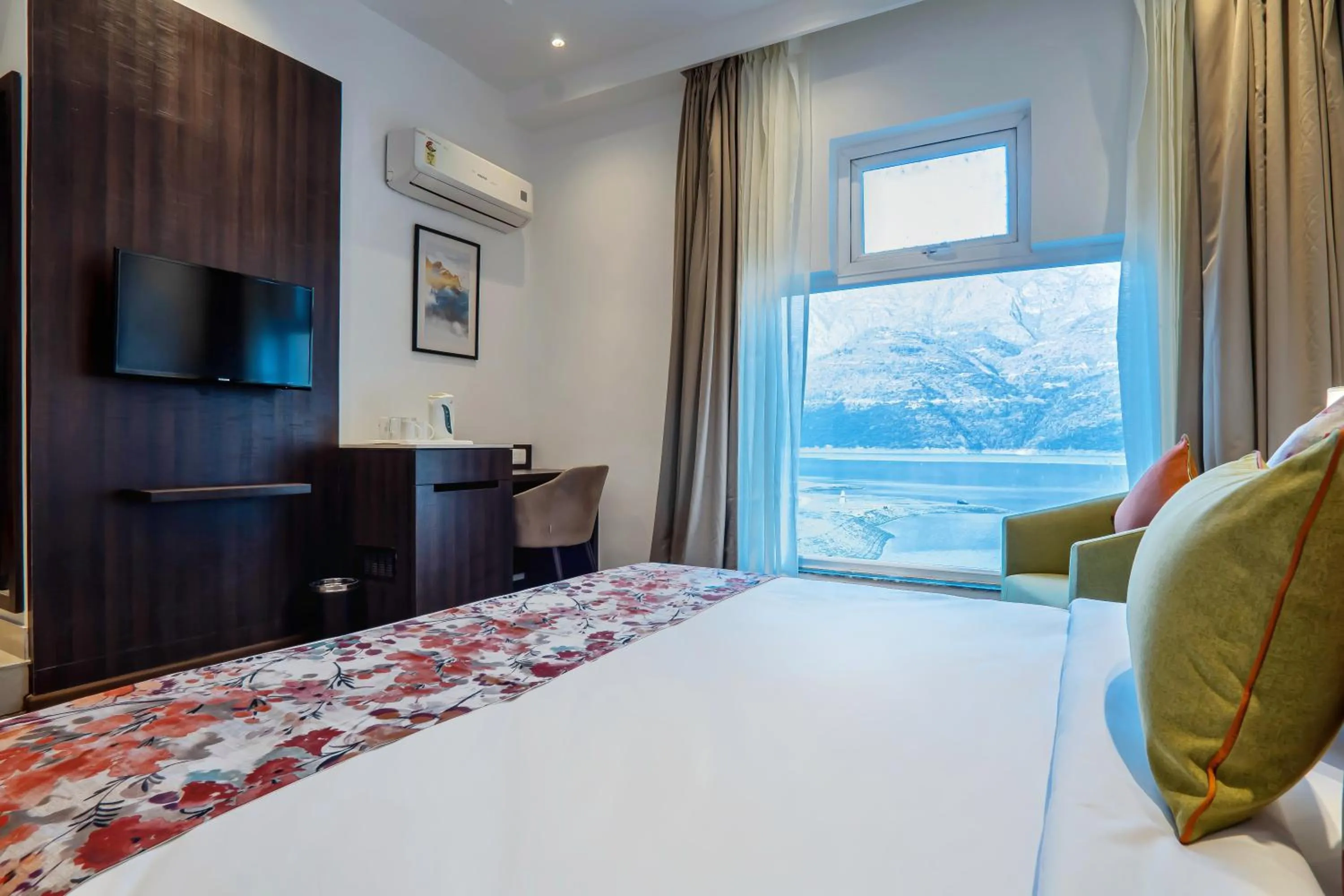 Lake view, Bed in Hotel Le ROI Lake View Koti