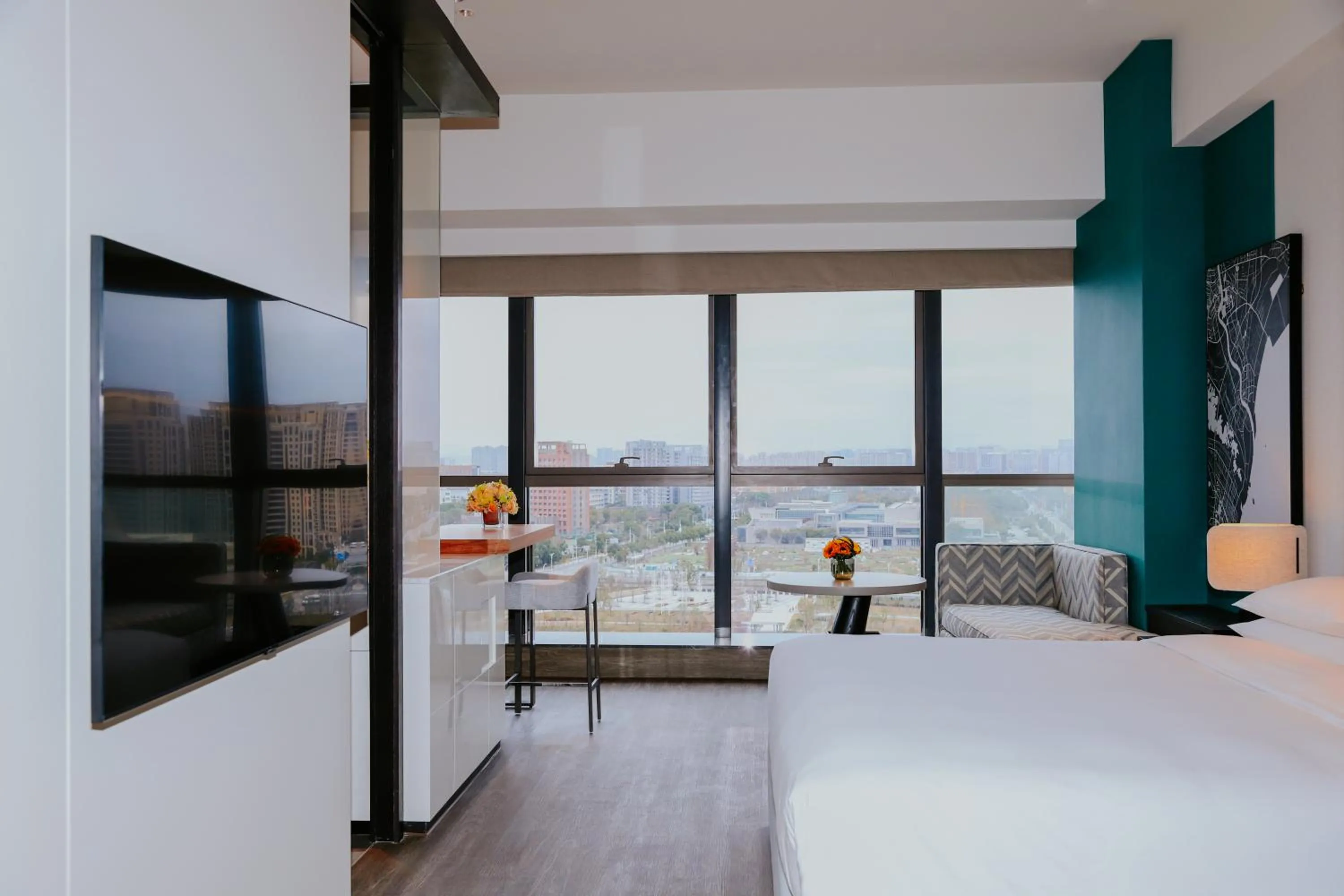 Photo of the whole room, Bed in Hyatt Centric Lakeside Ningbo