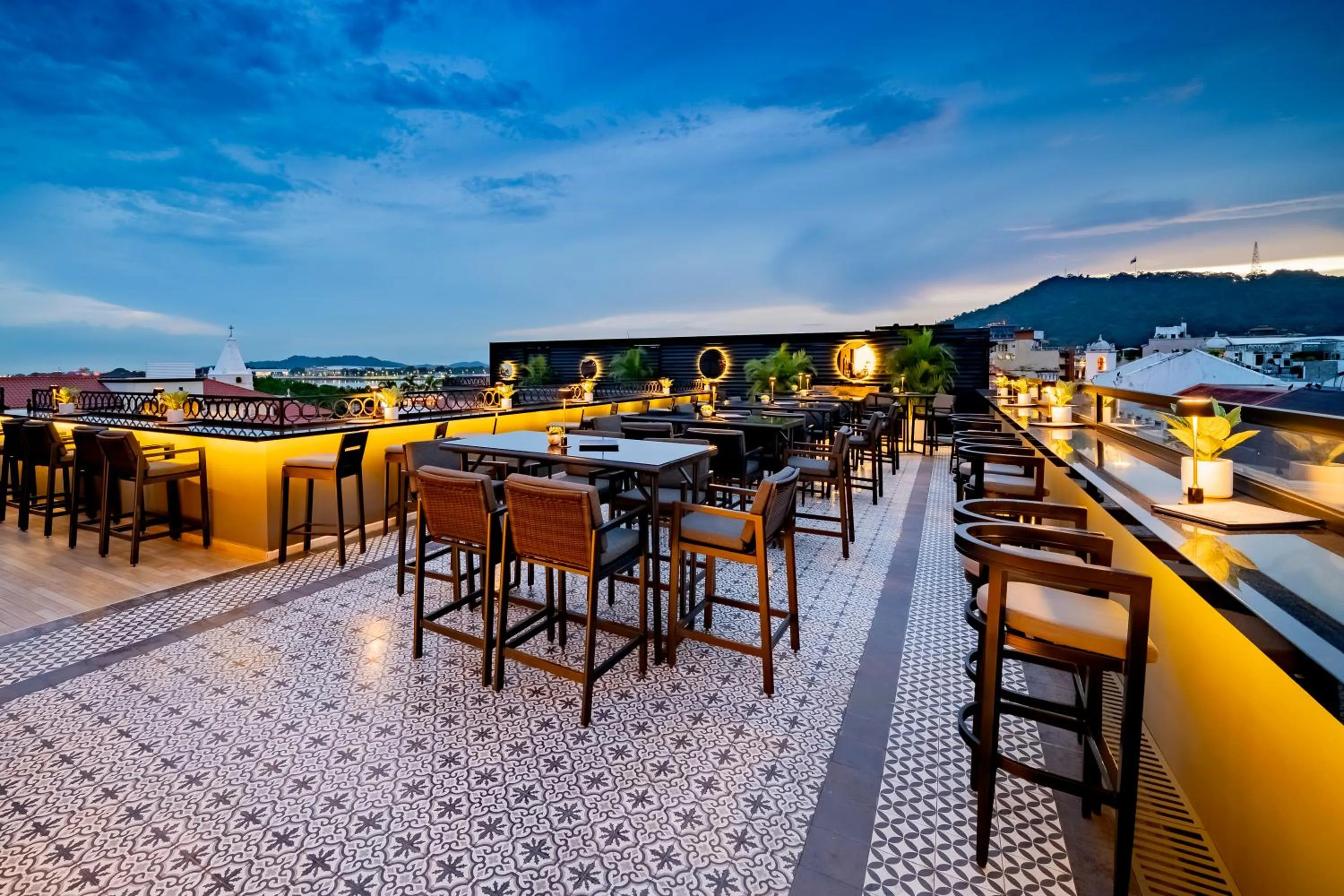 Hotel La Compañía Casco Antiguo