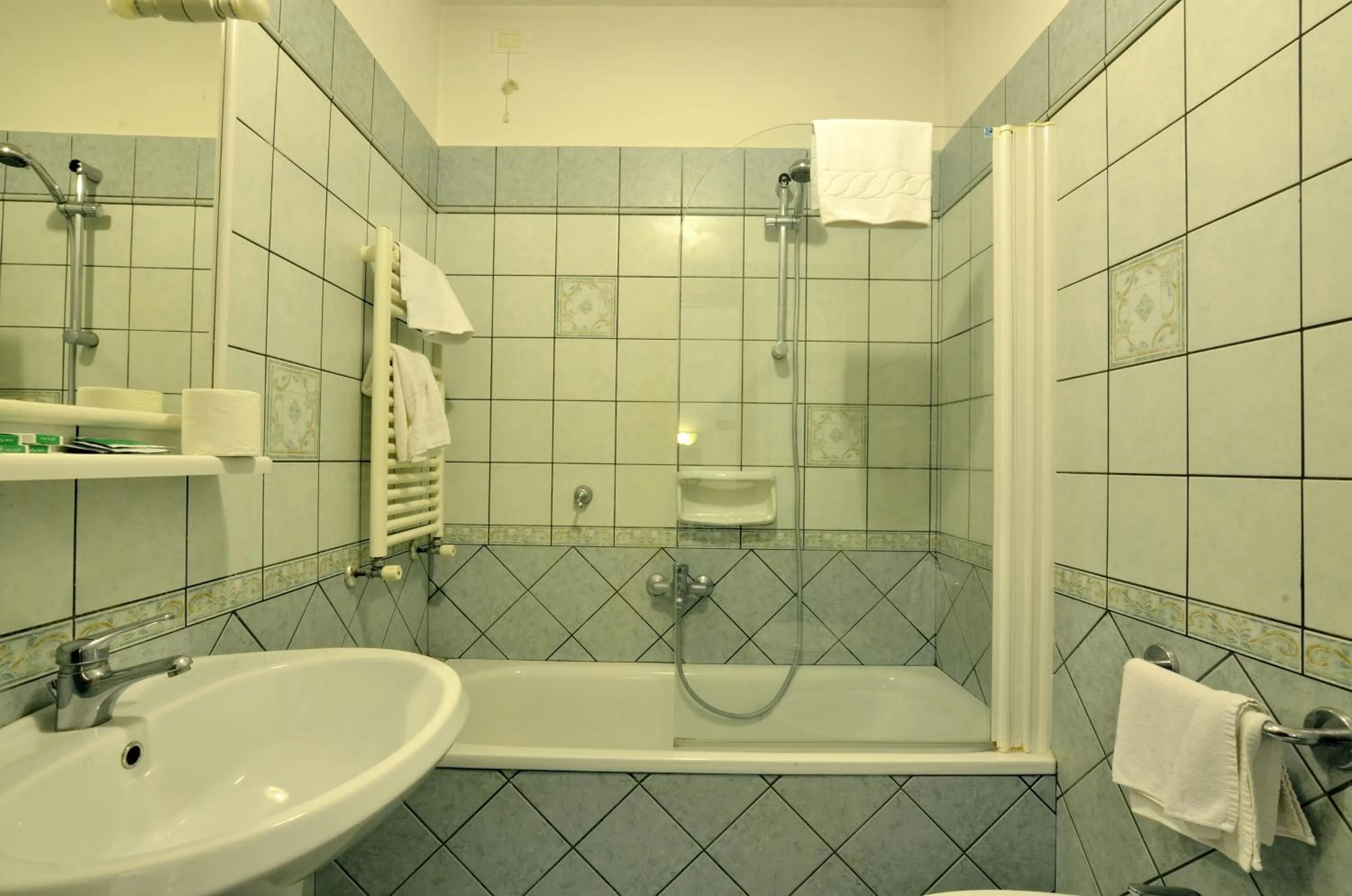 Bathroom in Hotel Tirreno