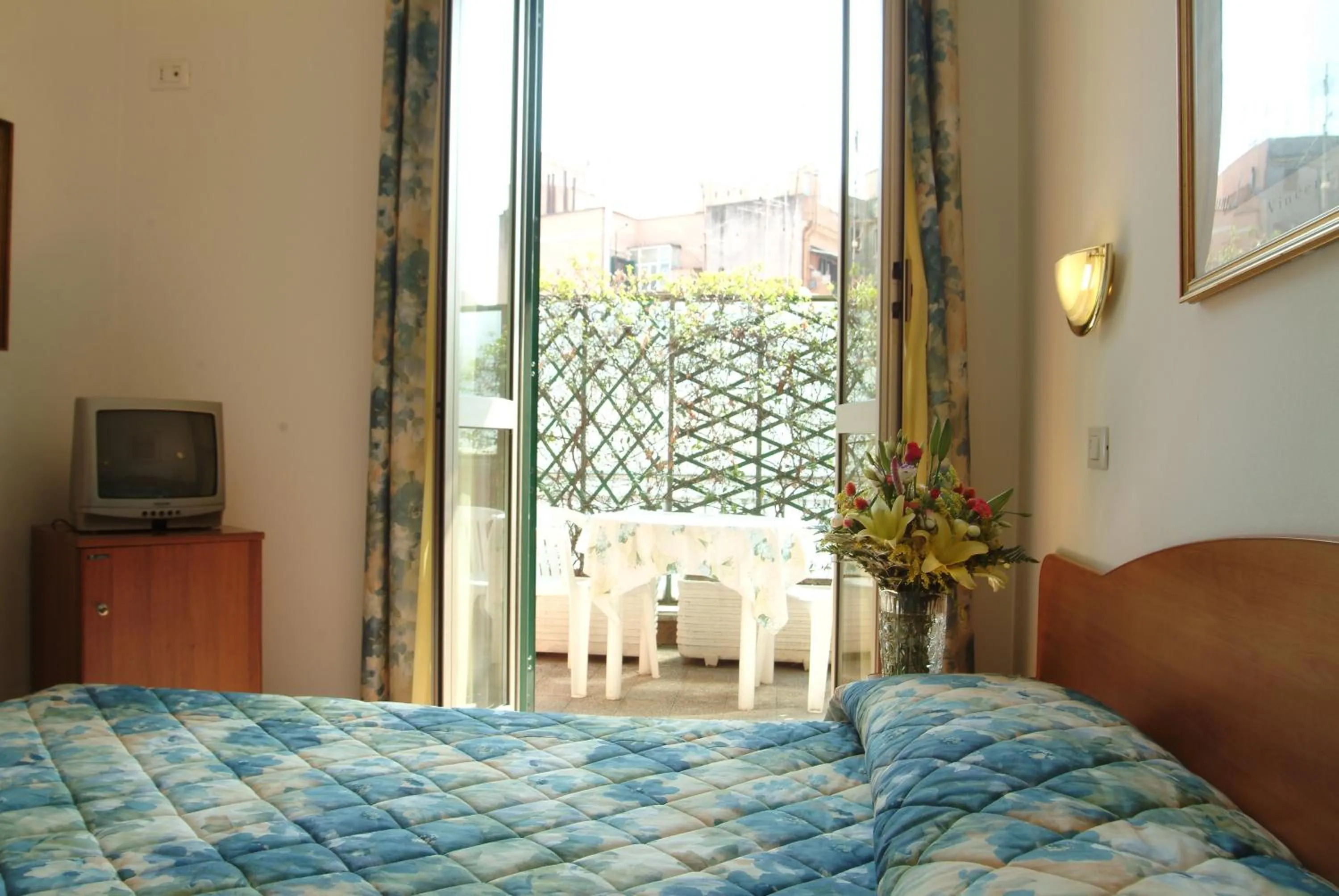 Photo of the whole room, Bed in Hotel Tirreno