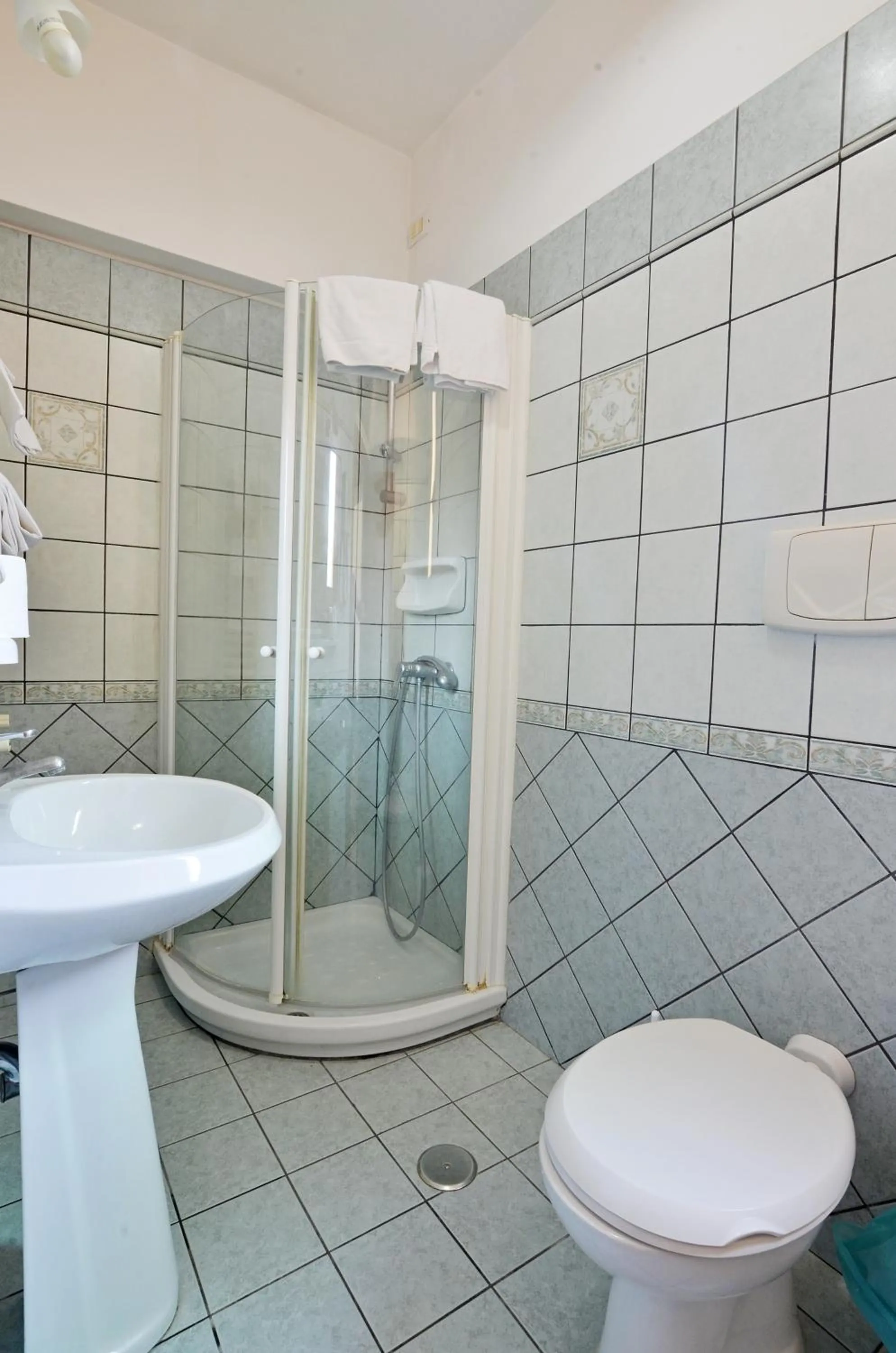 Bathroom in Hotel Tirreno