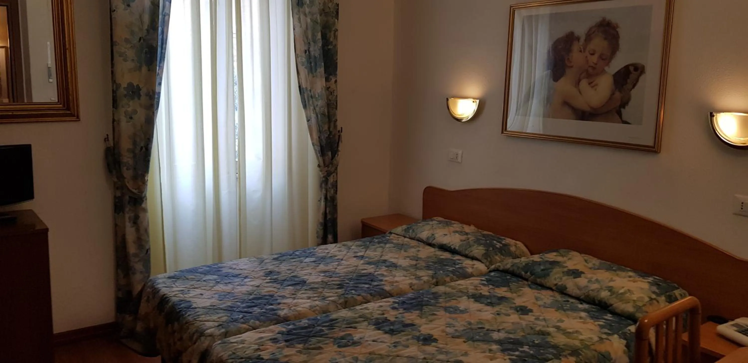 Bedroom, Bed in Hotel Tirreno