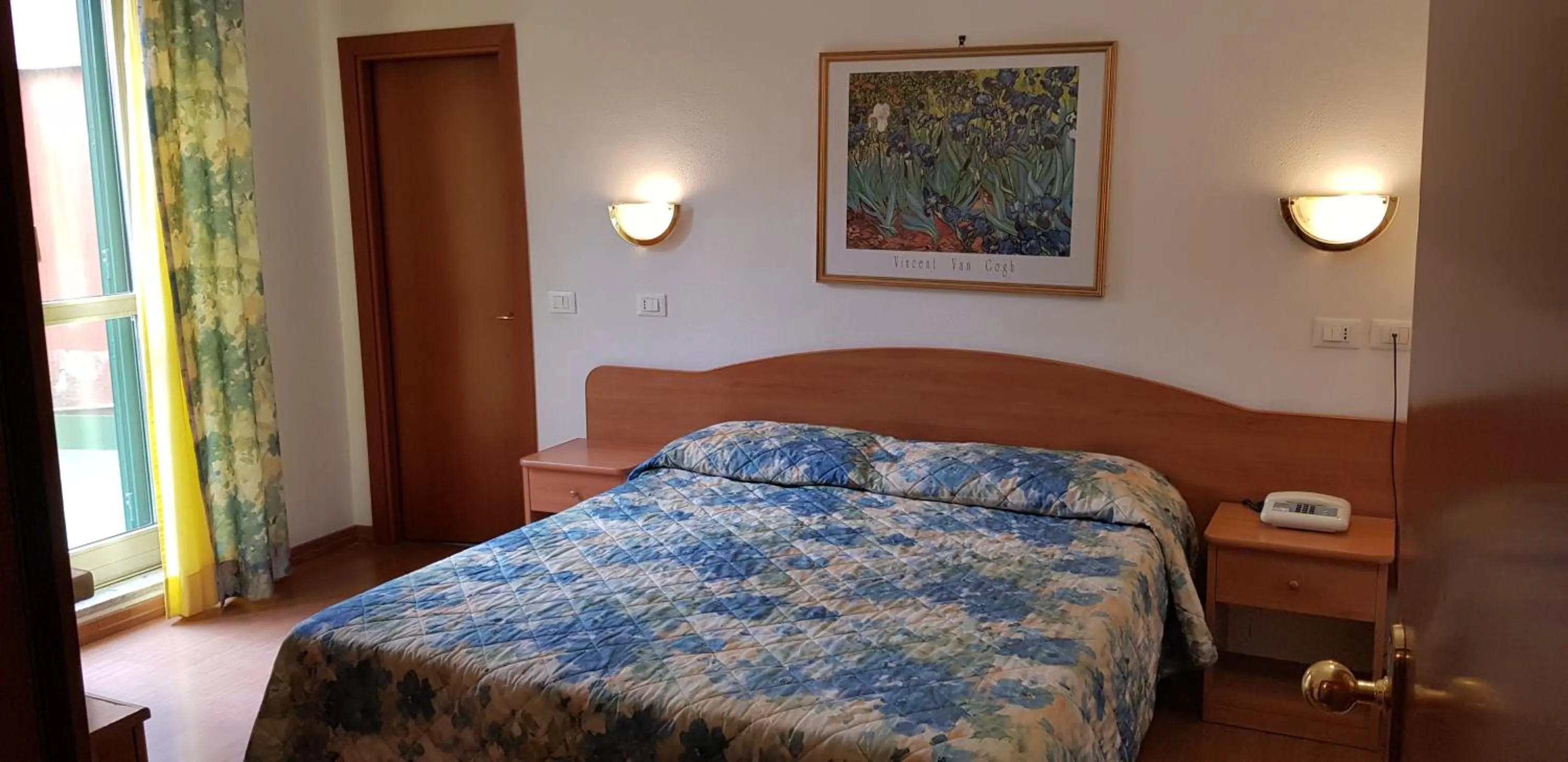 Photo of the whole room, Bed in Hotel Tirreno