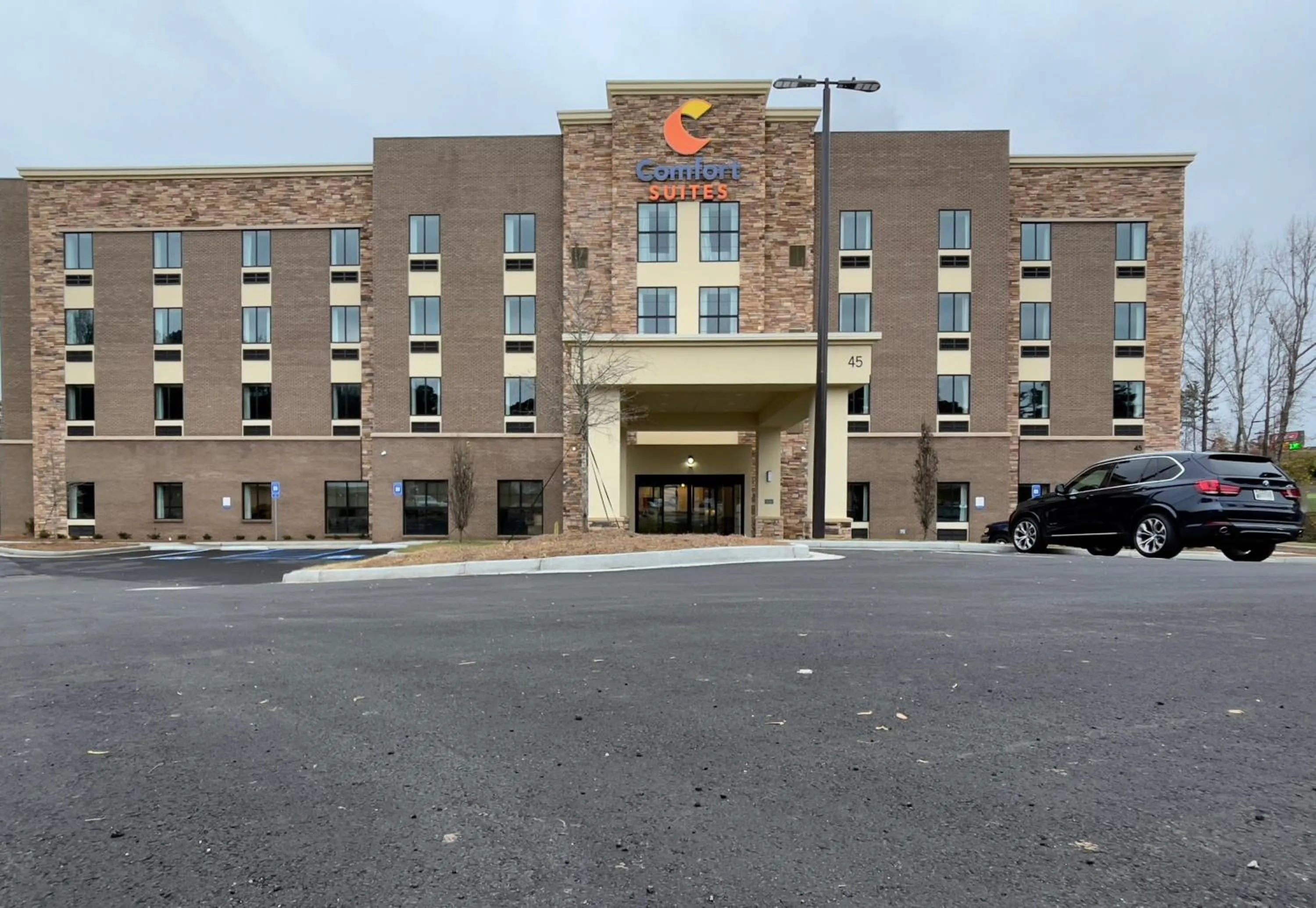 Property building in Comfort Suites