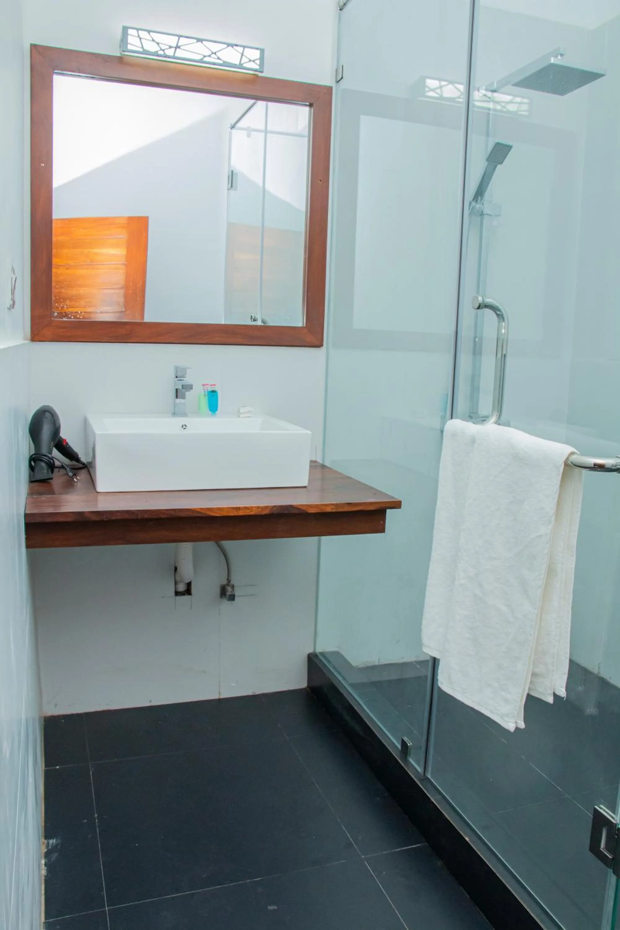 Bathroom in Marakolliya Beach Resort