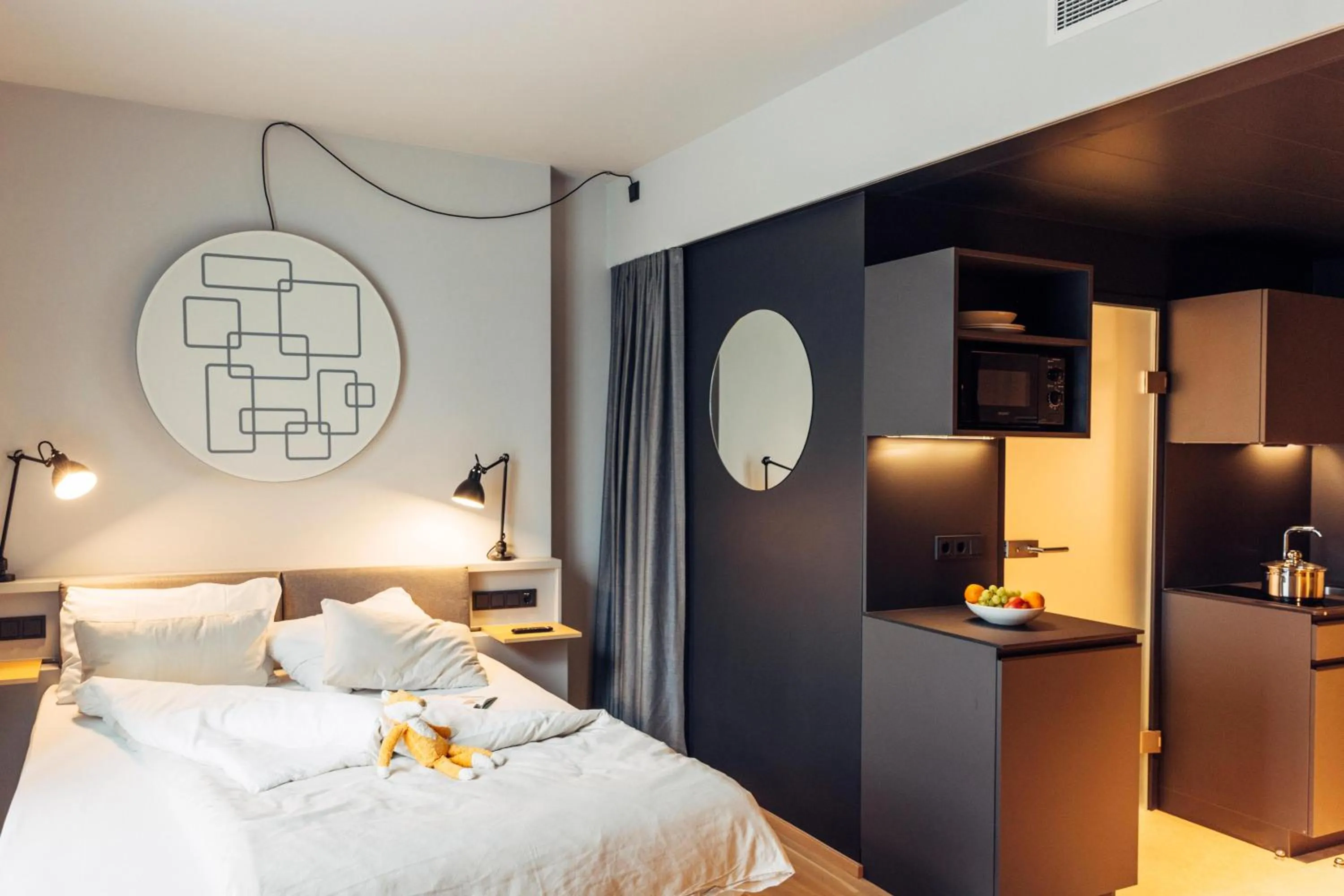 Photo of the whole room, Bed in harry's home Telfs hotel & apartments