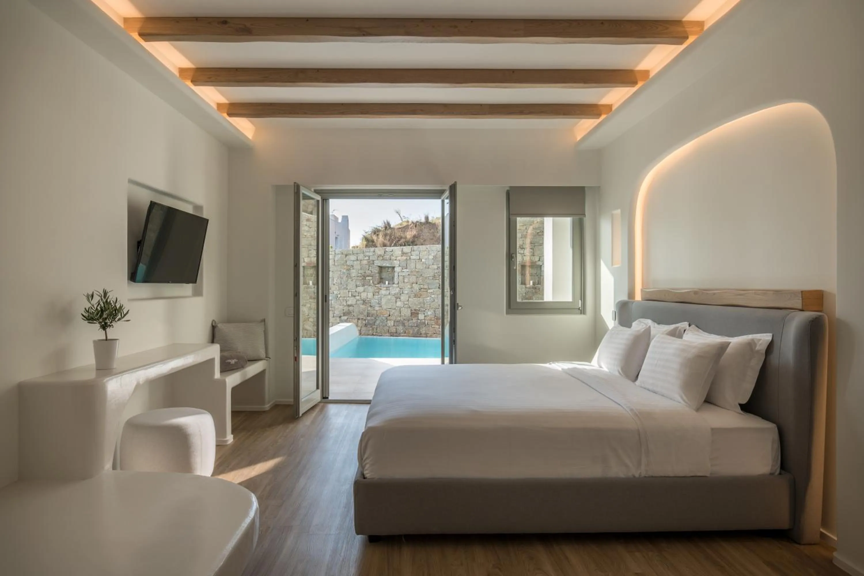 Photo of the whole room, Bed in Arocaria Mykonos