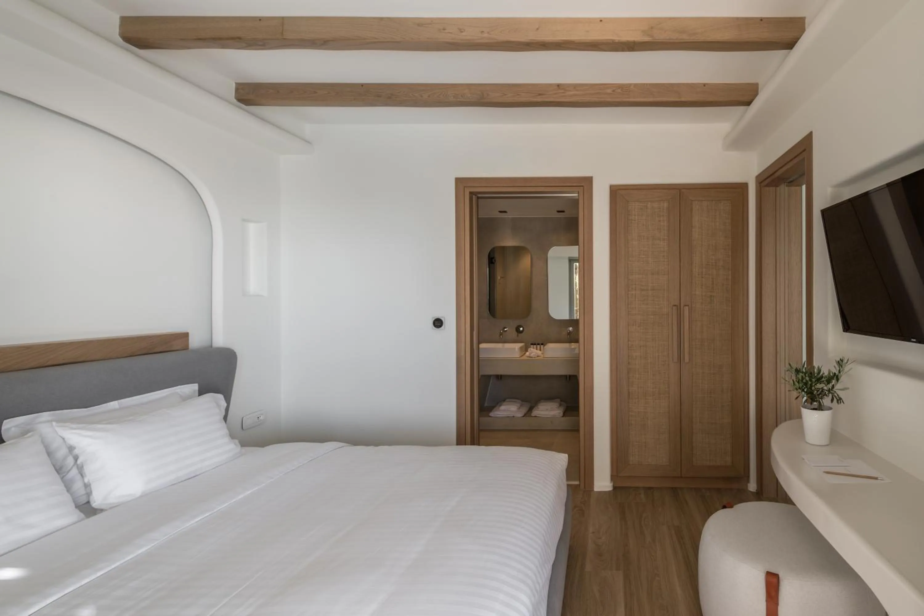 Bed in Arocaria Mykonos