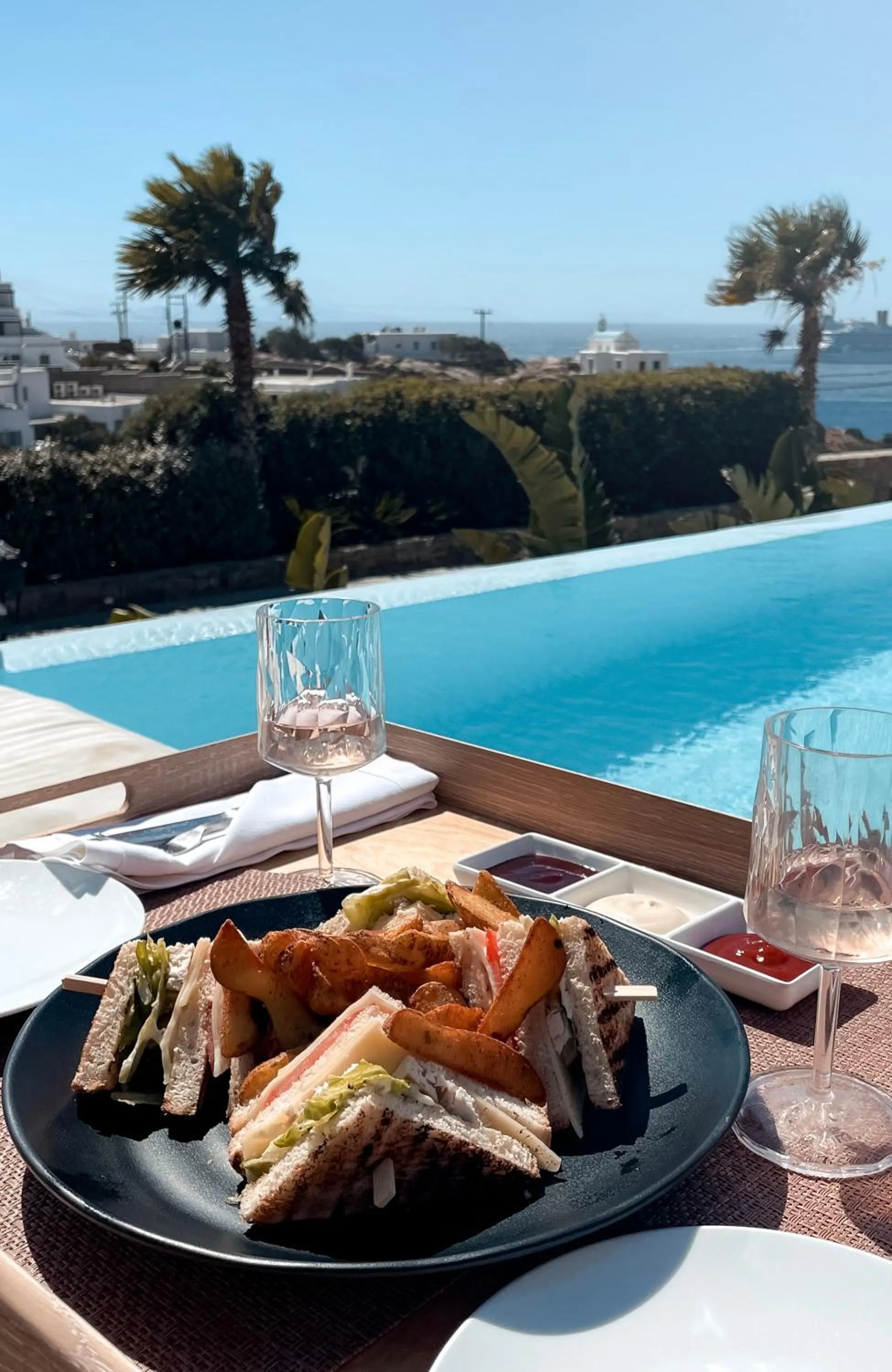 Food in Arocaria Mykonos