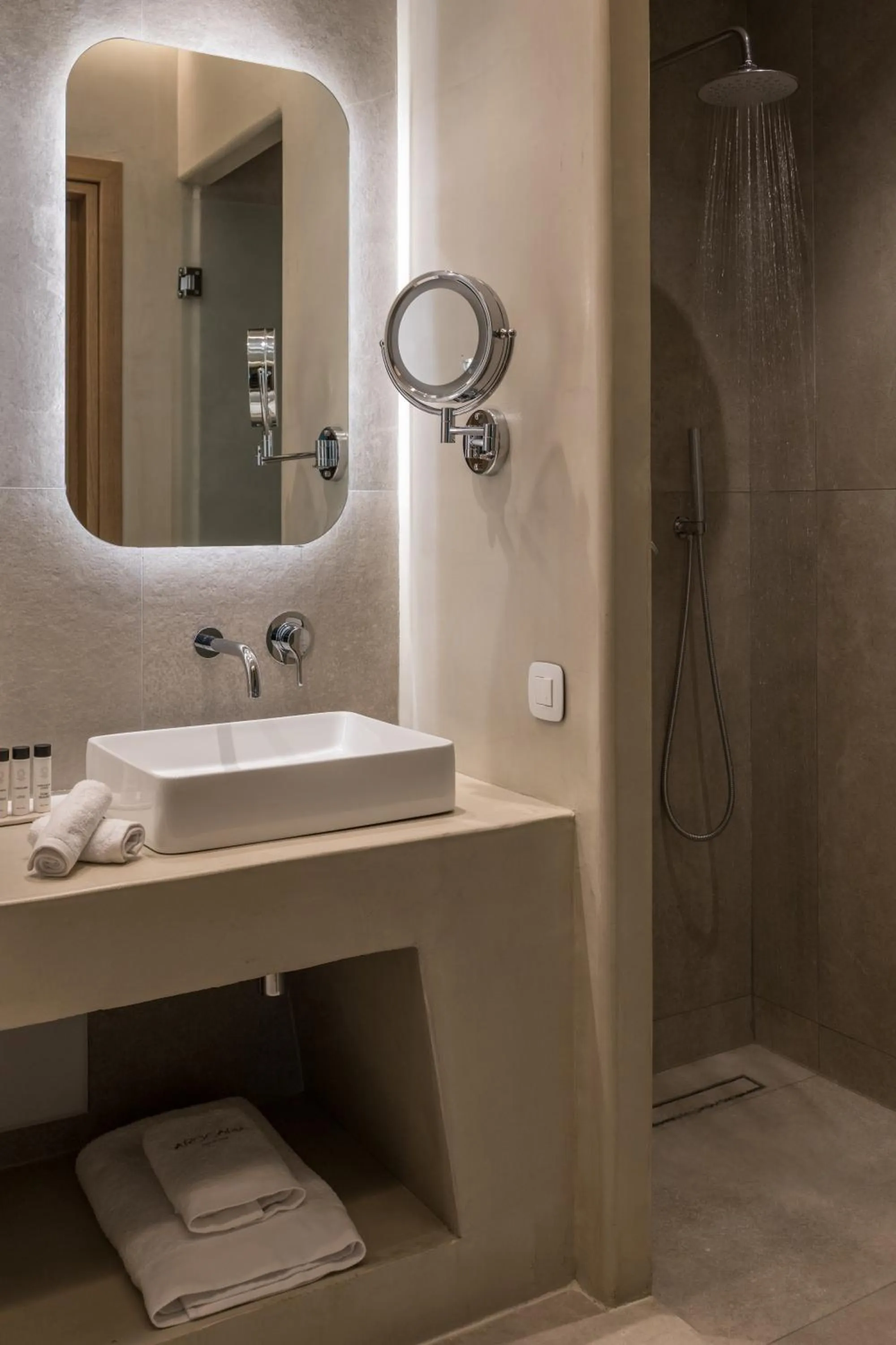 Shower in Arocaria Mykonos