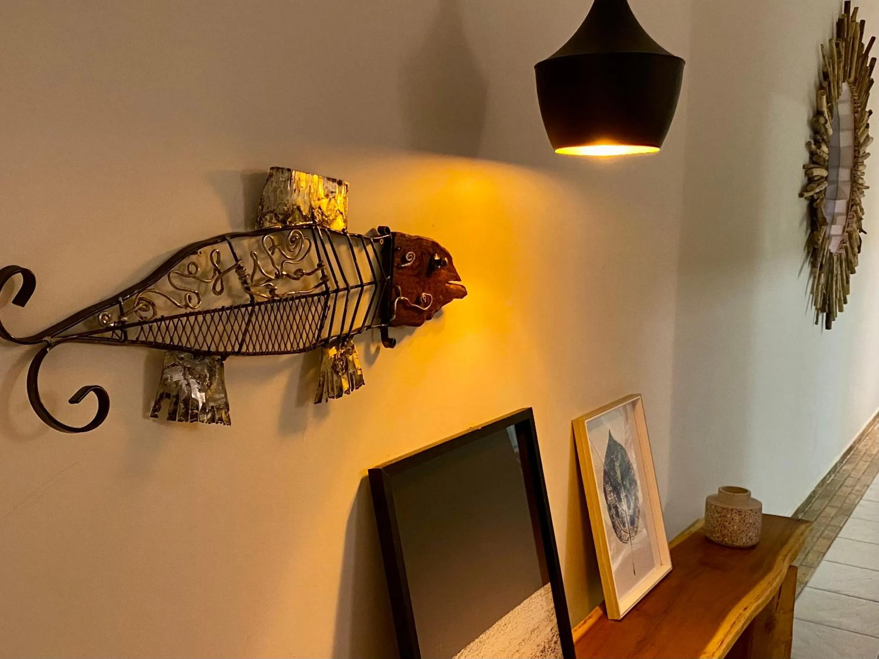 Communal lounge/ TV room in Kastel Jampa Hotel