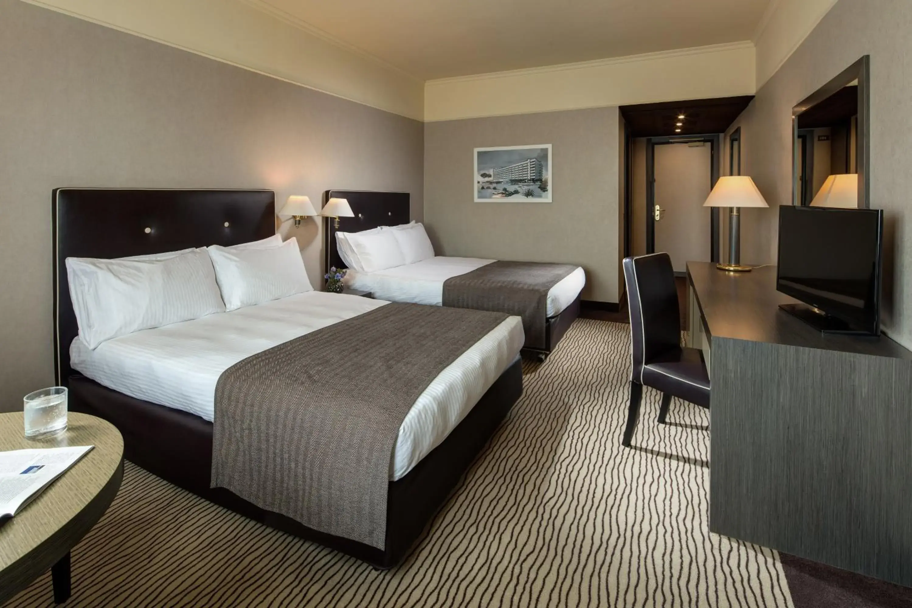 Premium Queen Room with Two Queen Beds in Holiday Inn Rome - Eur Parco Dei Medici by IHG Premium Queen Room with Two Queen Beds in Holiday Inn Rome - Eur Parco Dei Medici by IHG