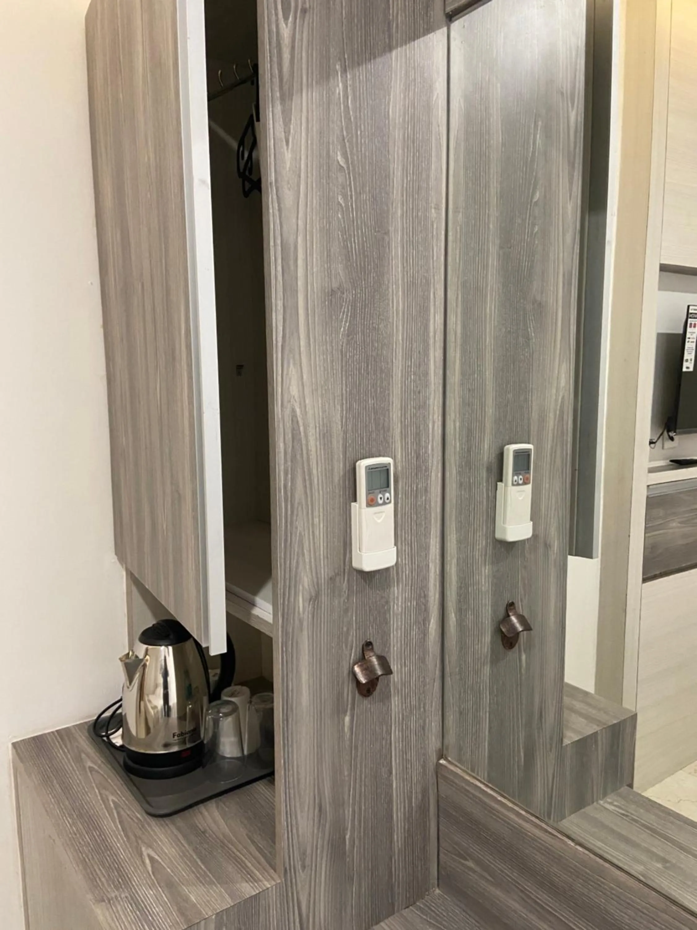 Coffee/tea facilities in Dash Hotels - Affordable Luxury