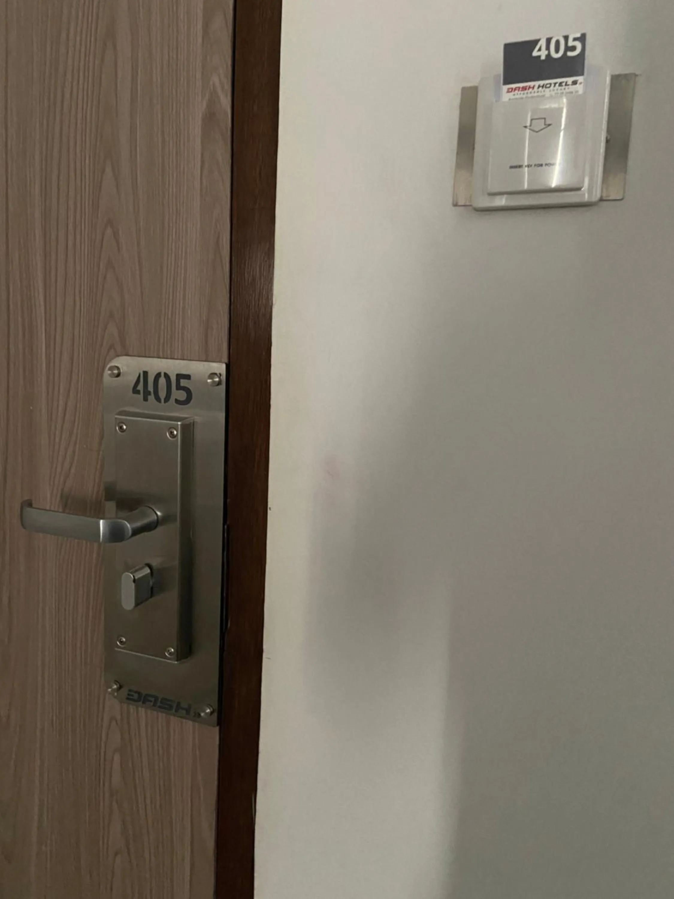 Logo/Certificate/Sign in Dash Hotels - Affordable Luxury