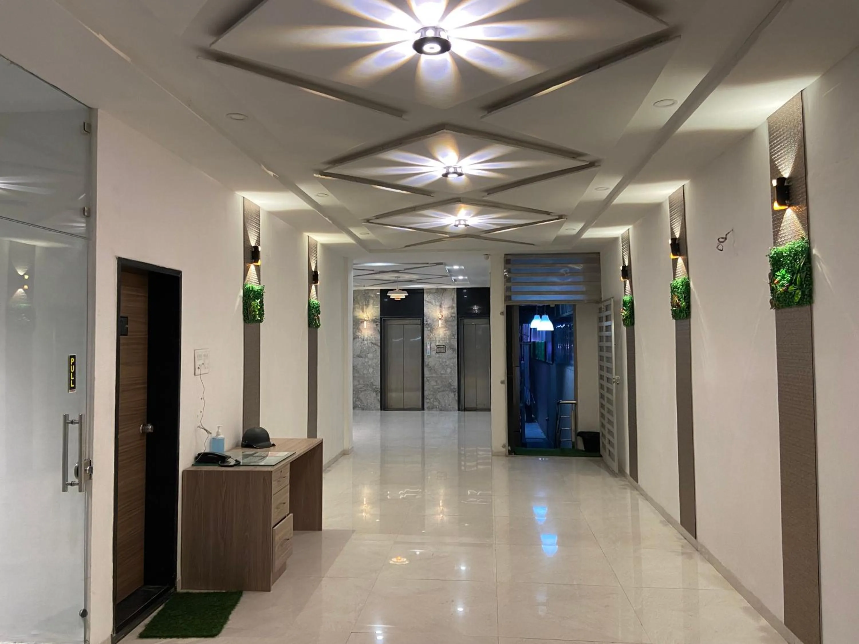 Lobby or reception in Dash Hotels - Affordable Luxury