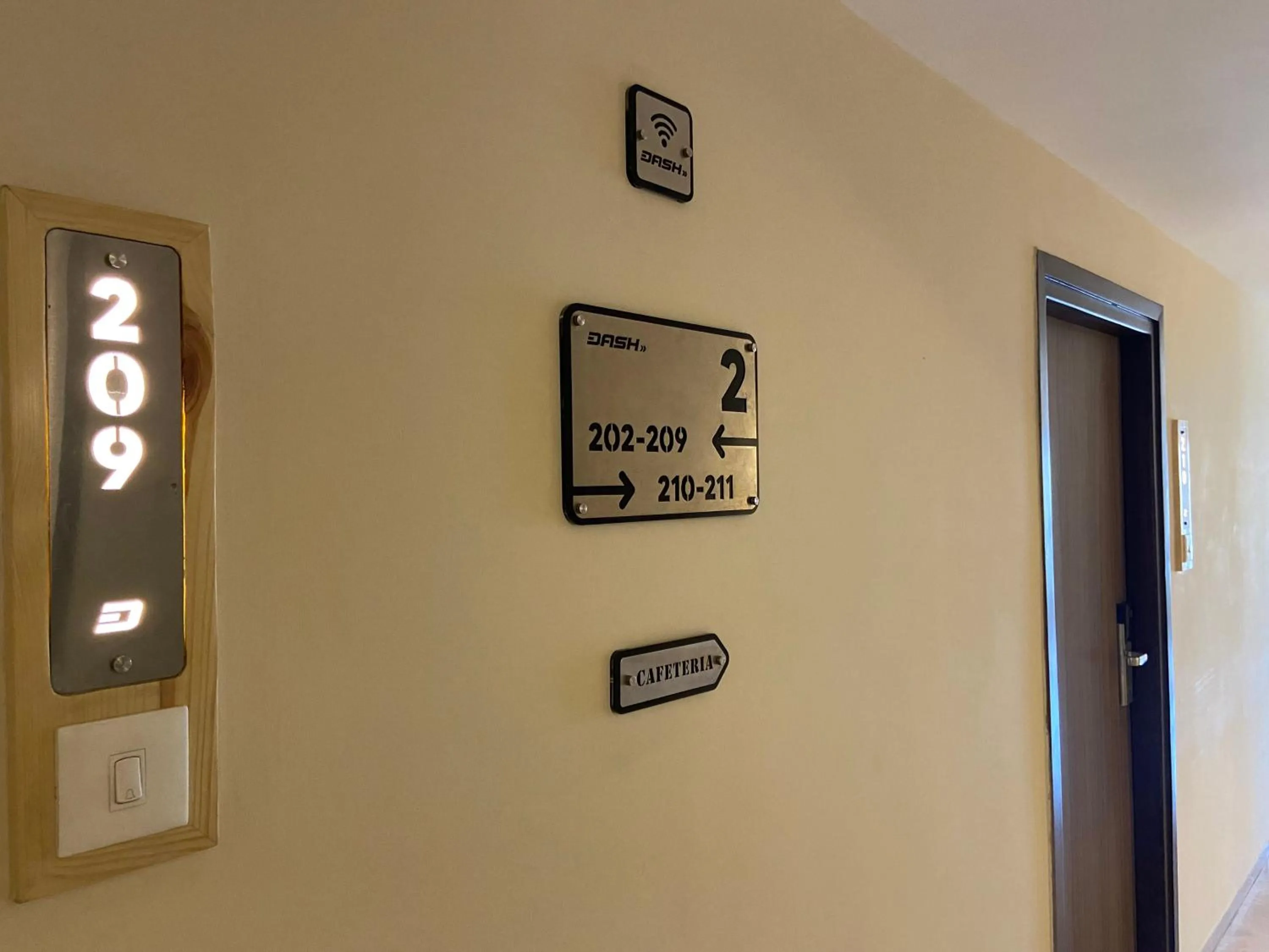 Lobby or reception in Dash Hotels - Affordable Luxury