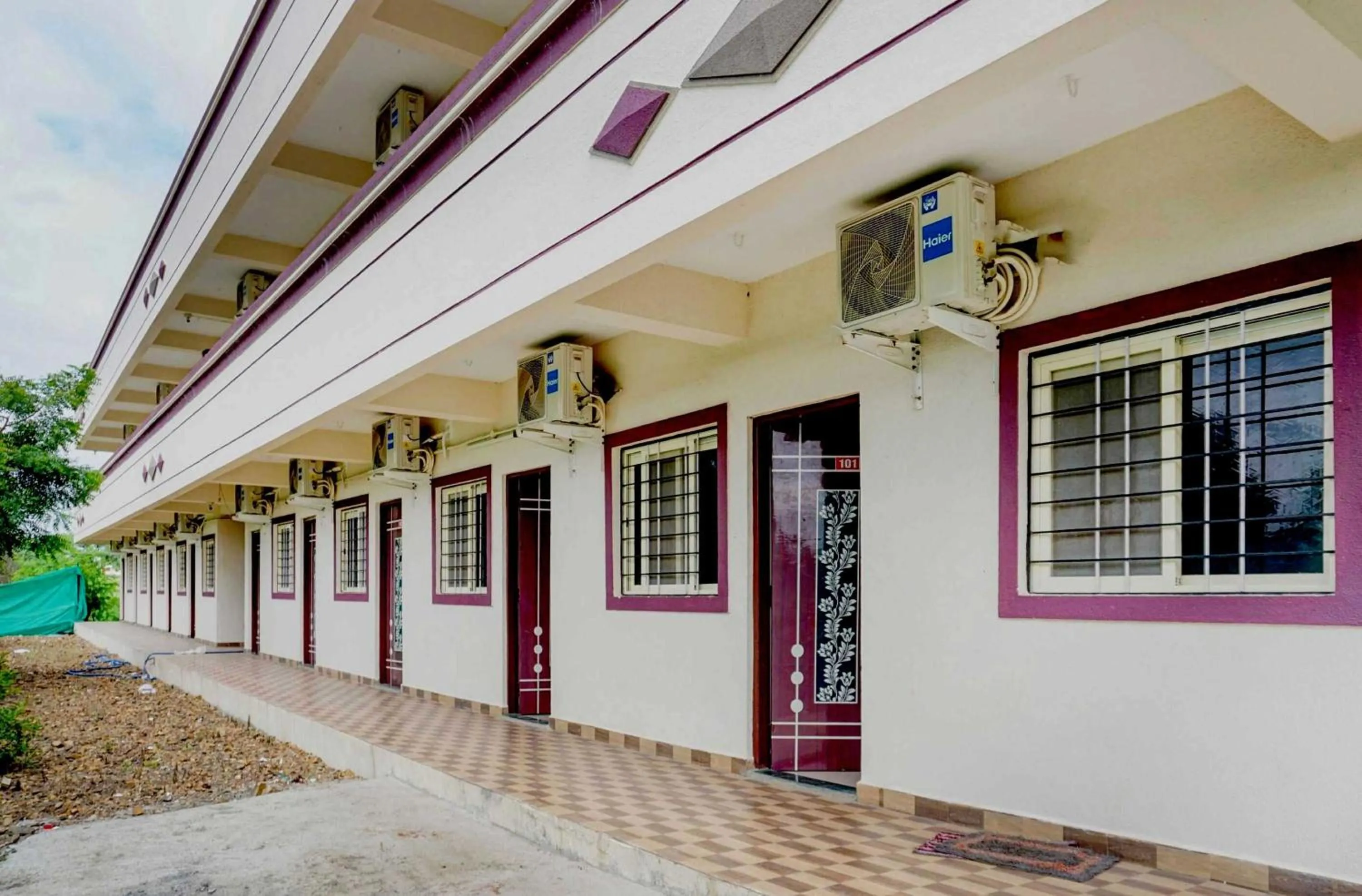Facade/entrance in Hotel O Rajyog Inn