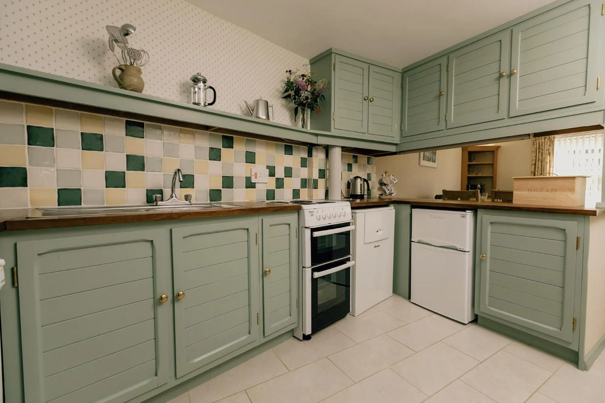 Kitchen or kitchenette in Galwad y Mor