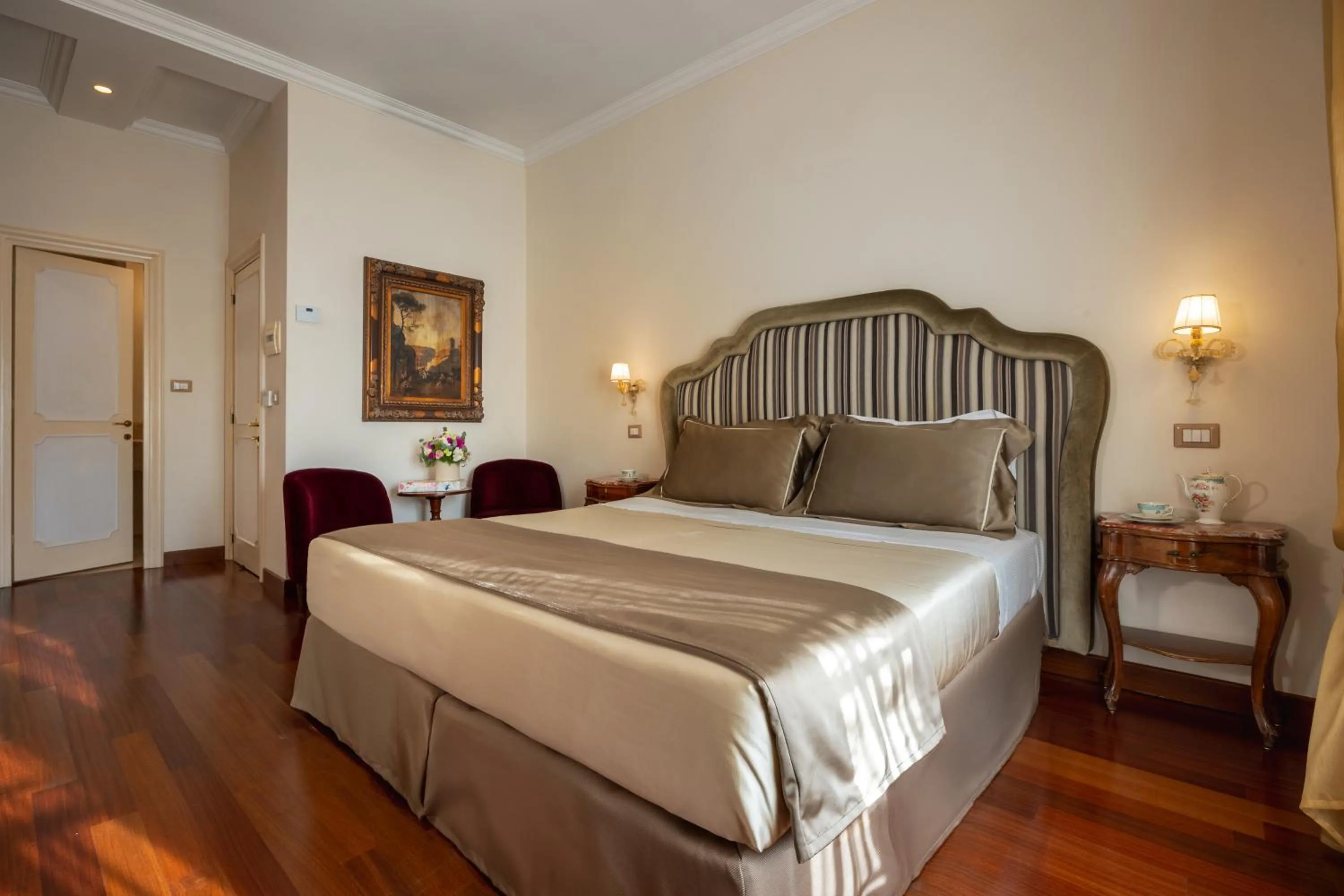 Photo of the whole room, Bed in Hotel Forum