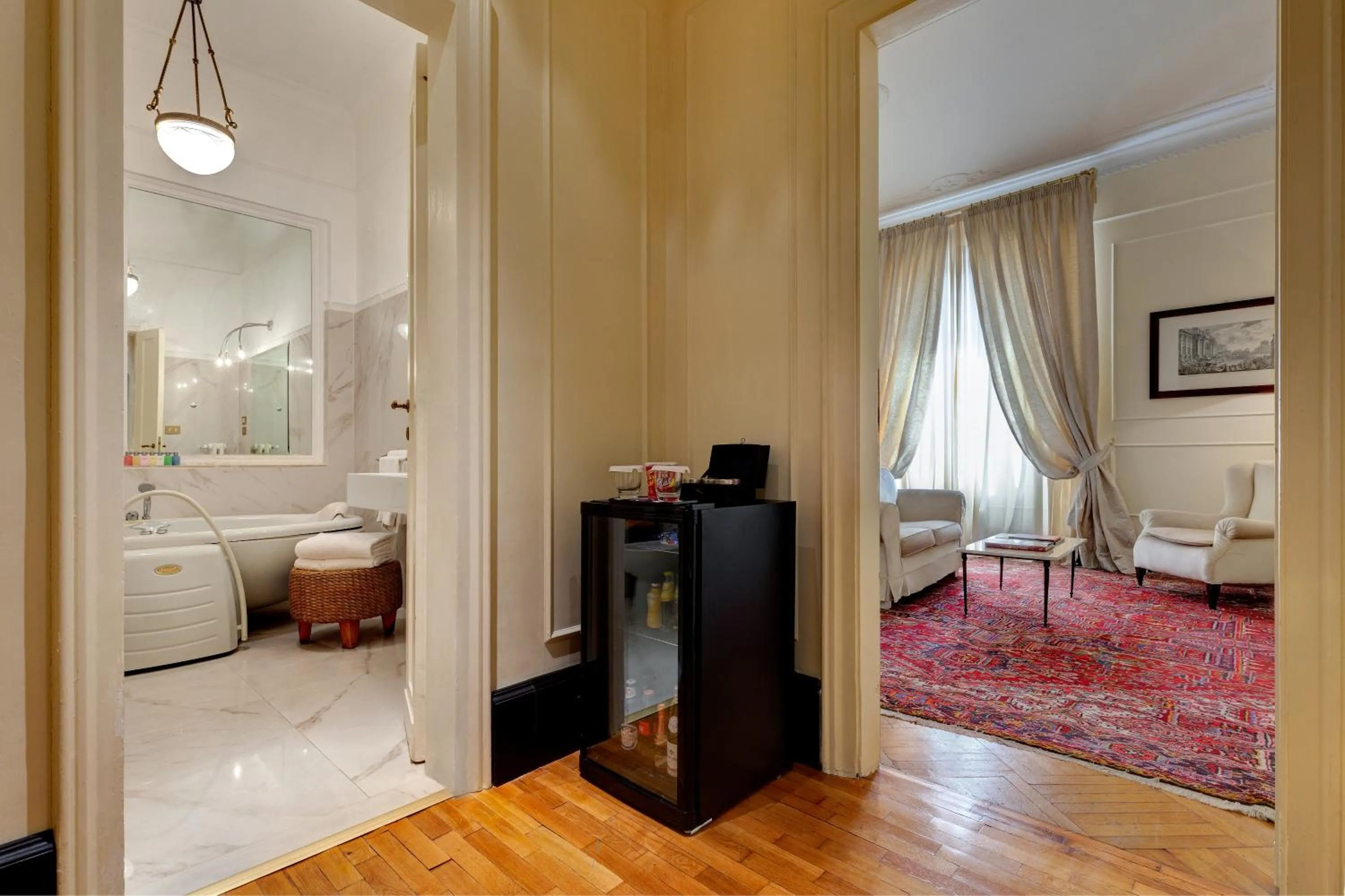 Bedroom, Bed in Grand Hotel Plaza