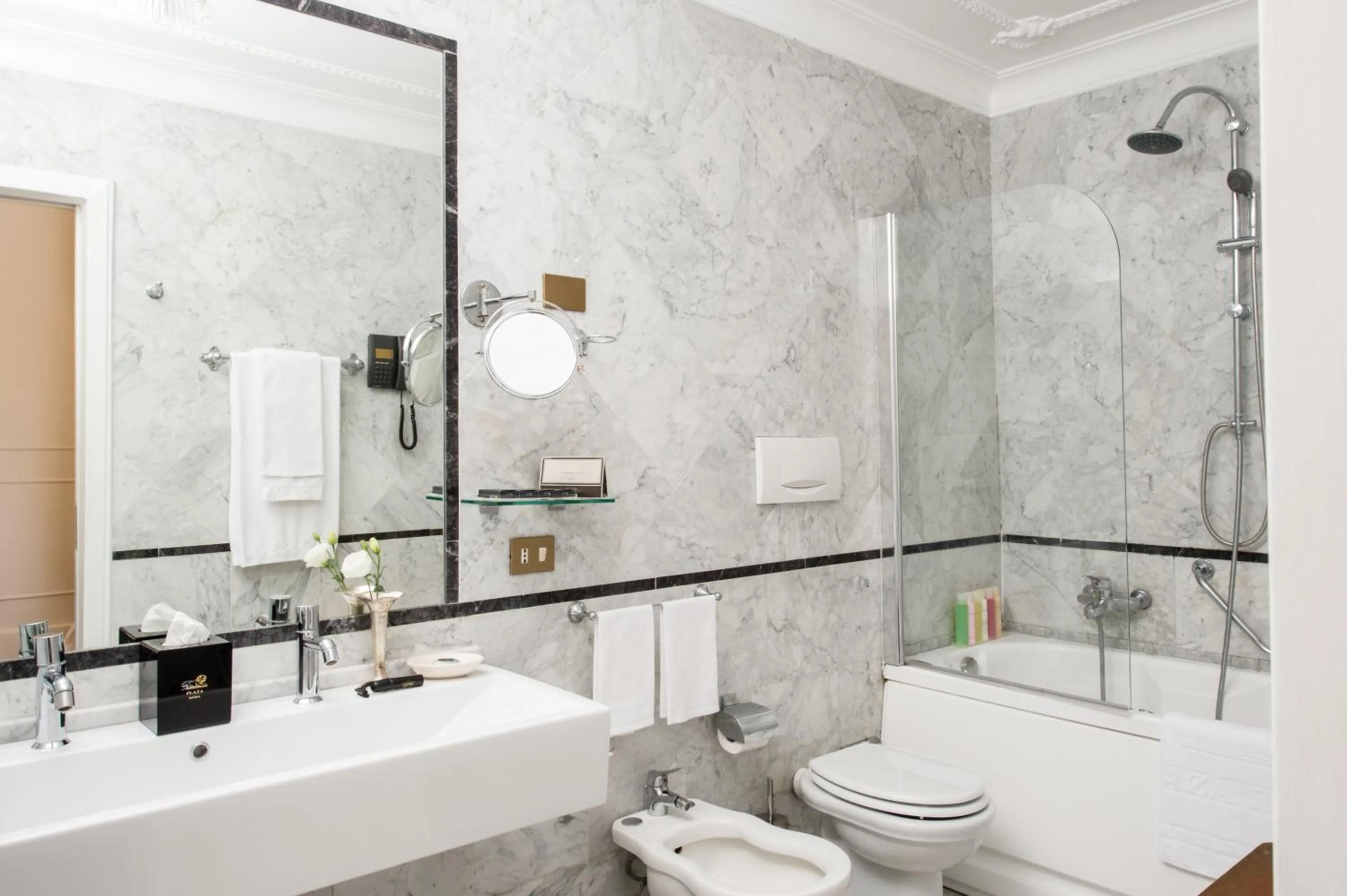 Bathroom in Grand Hotel Plaza