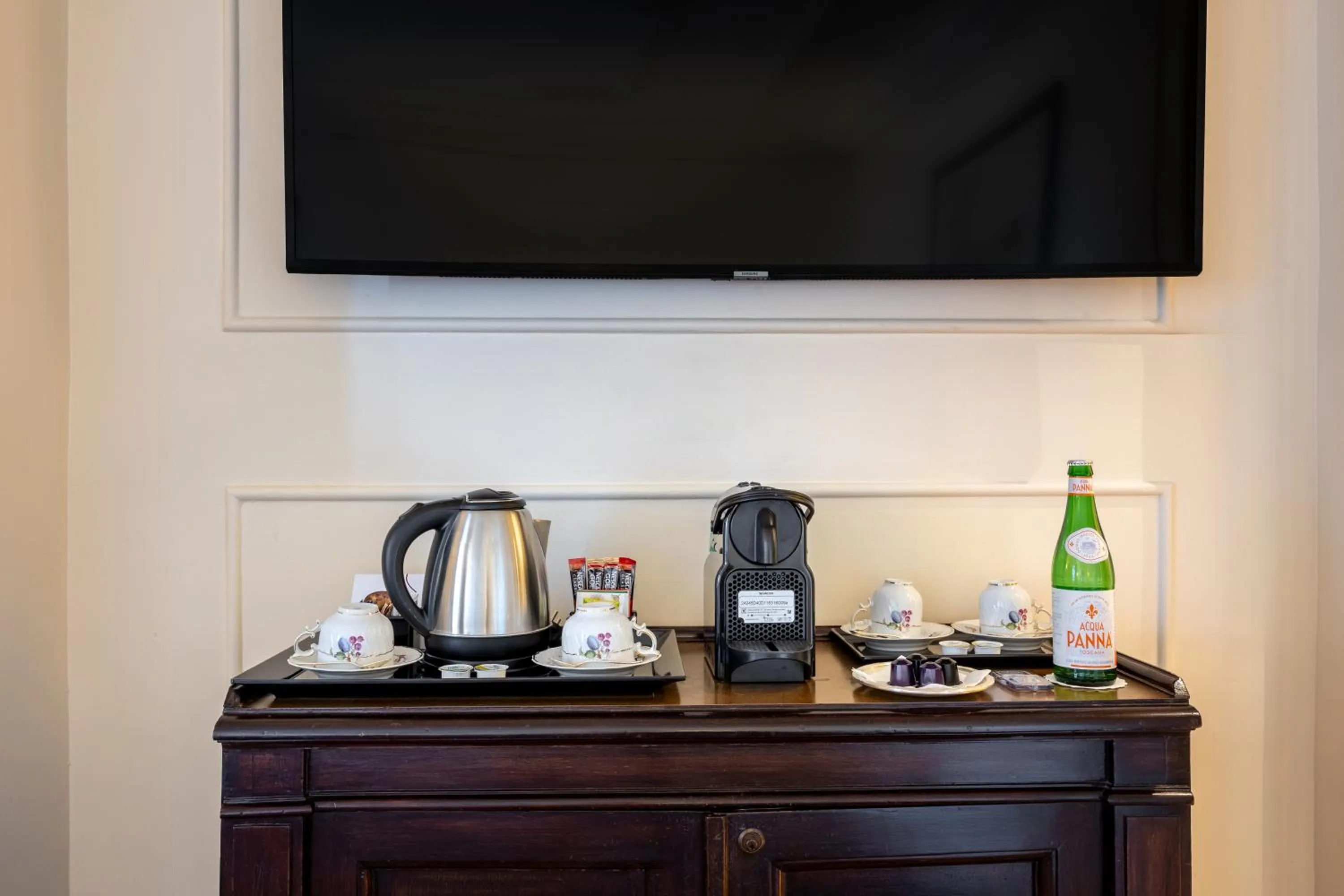 Coffee/tea facilities in Grand Hotel Plaza