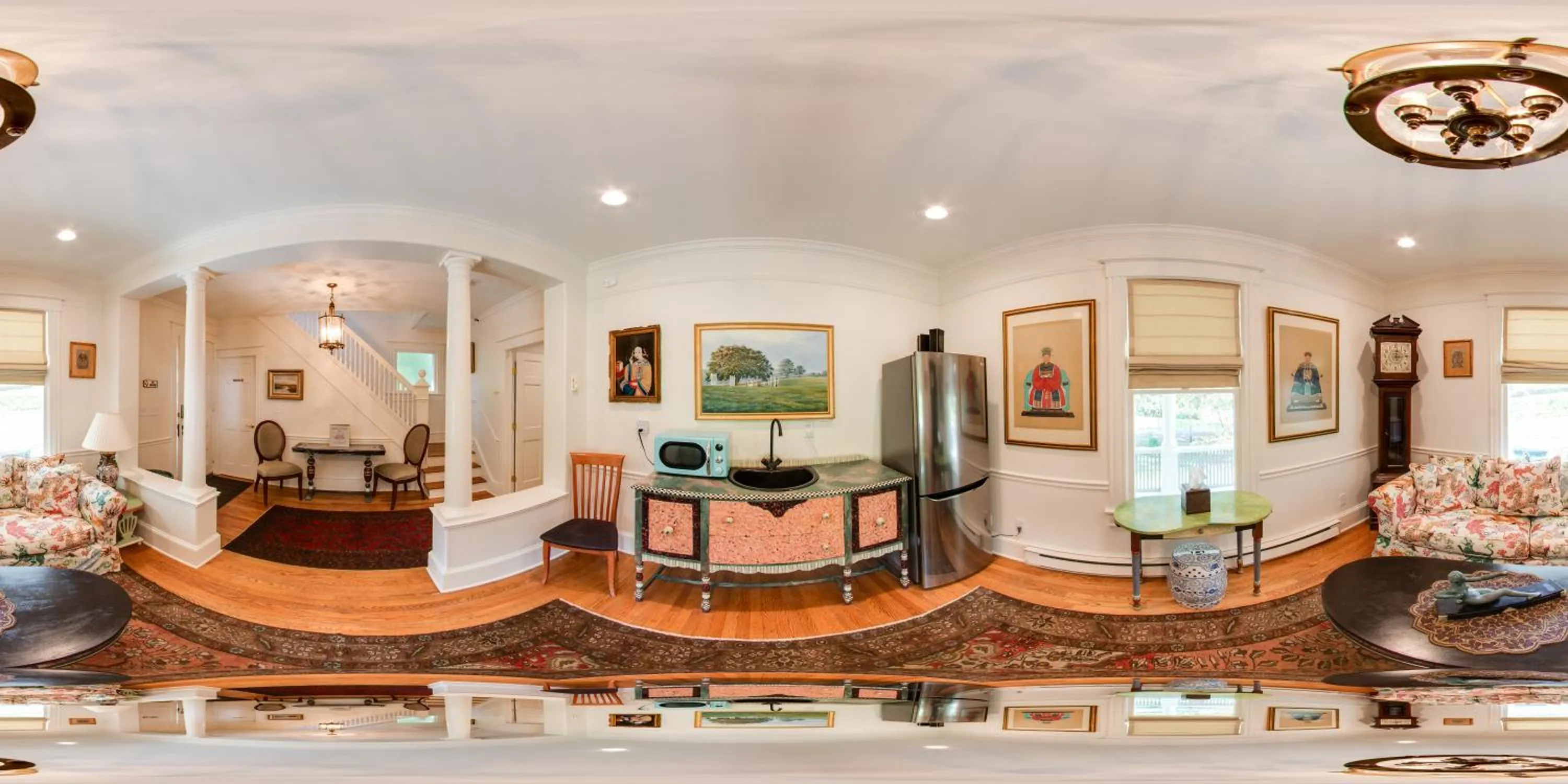 Seating area in Benn Conger Inn