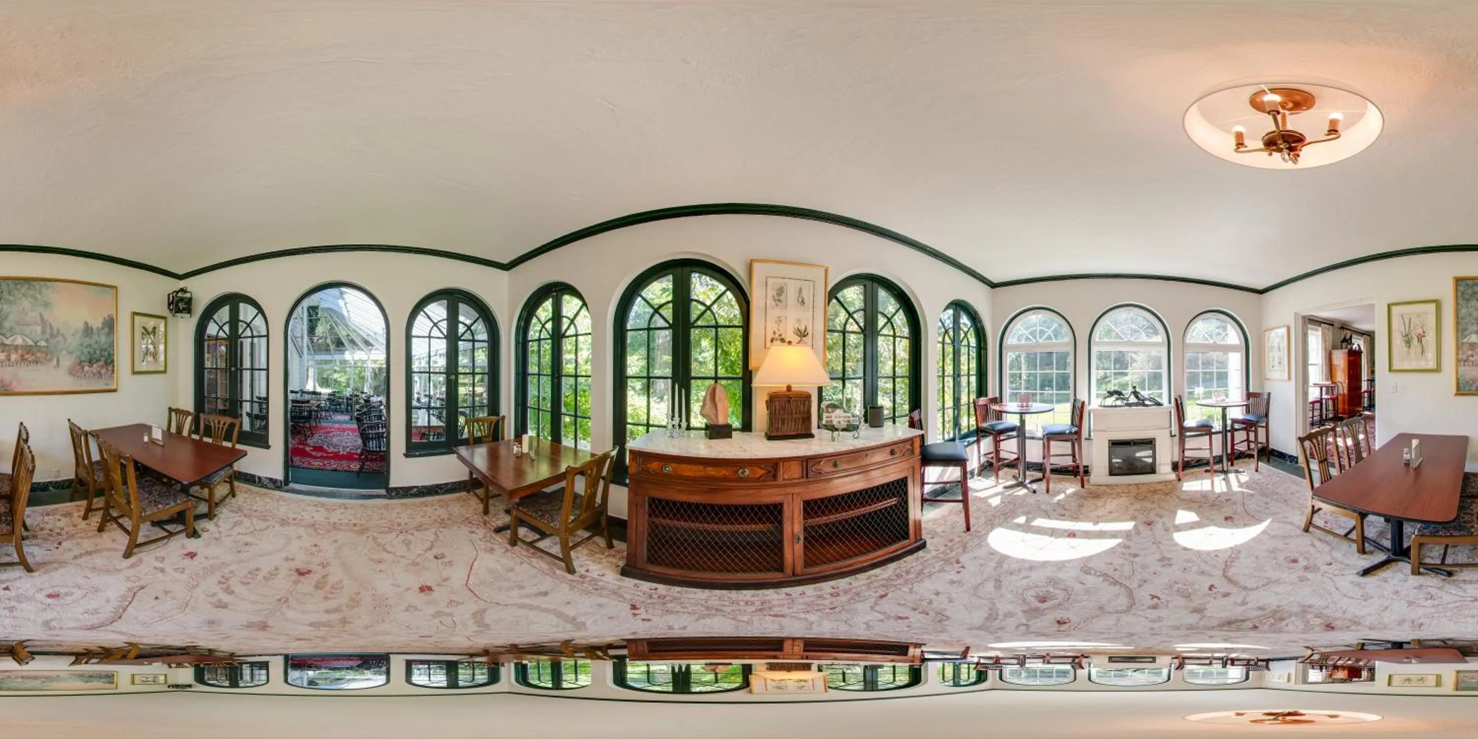 Dining area in Benn Conger Inn