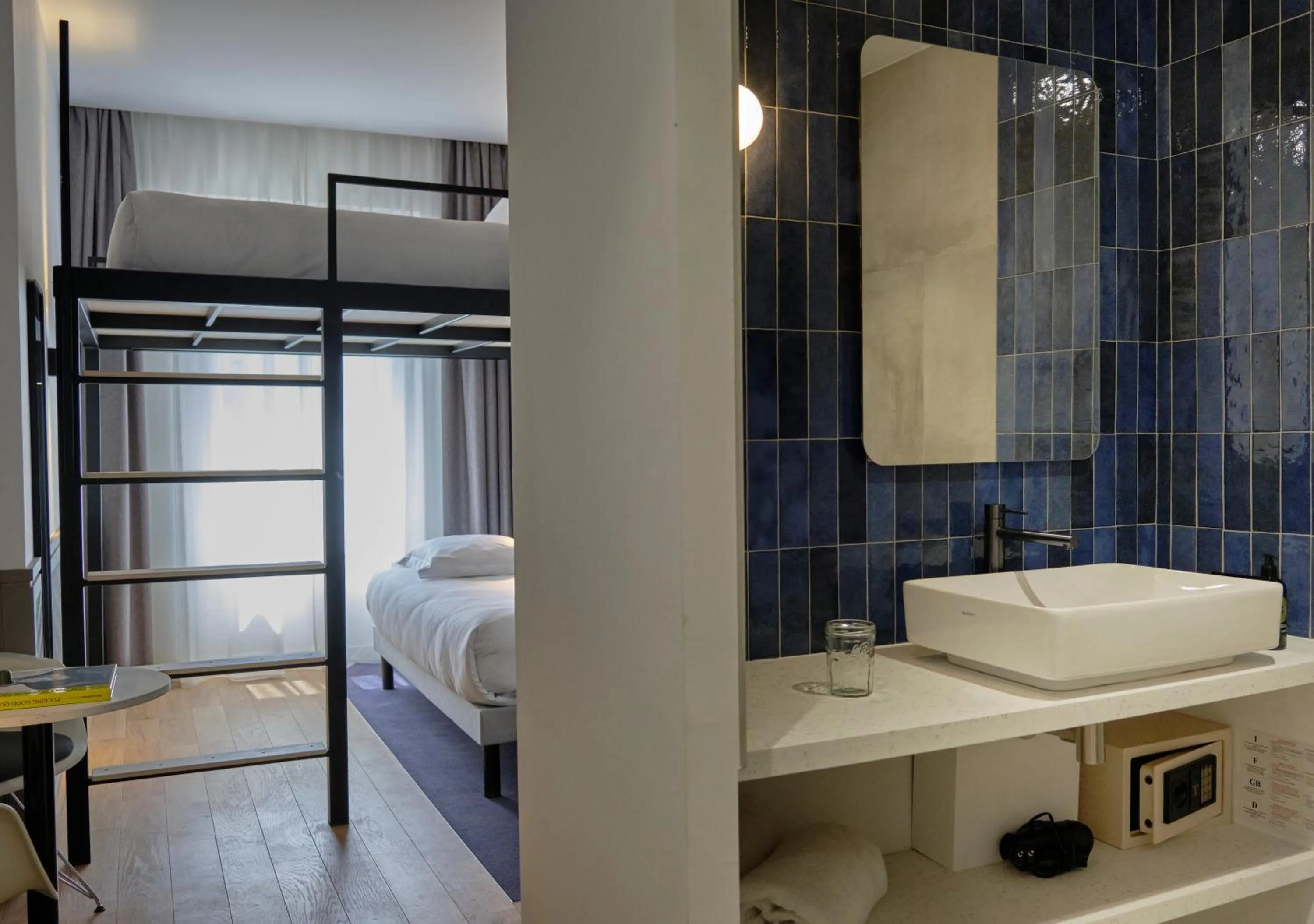 Bathroom, Bed in Maison Juste