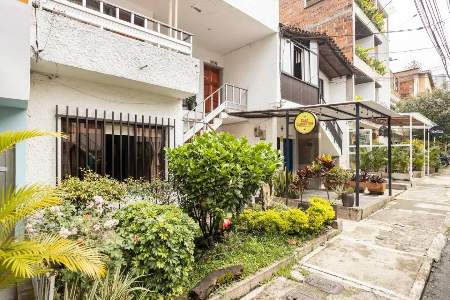 Facade/entrance in Casa Clandestina Guest House