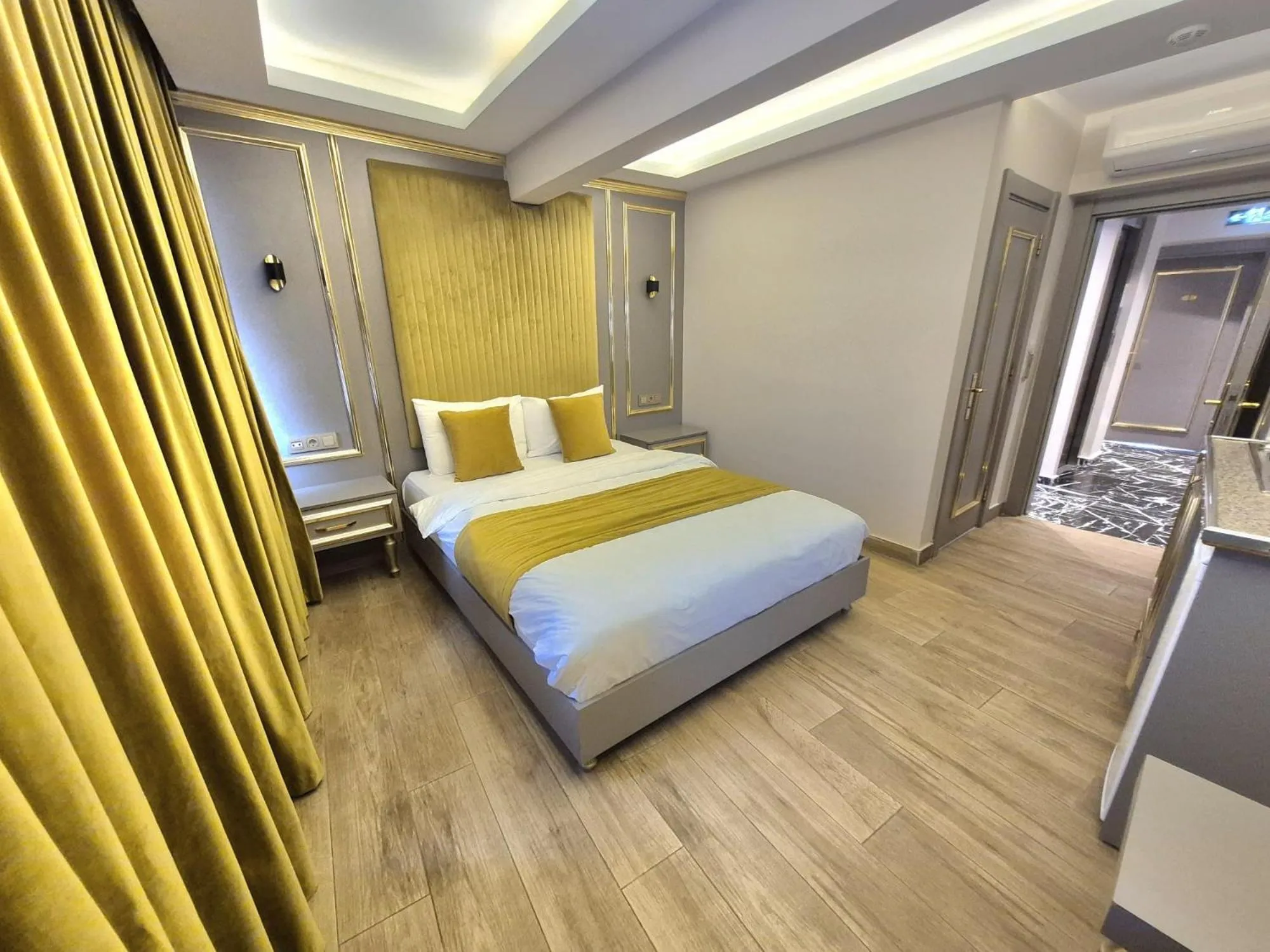 Bed in Taksim La Marino Hotel