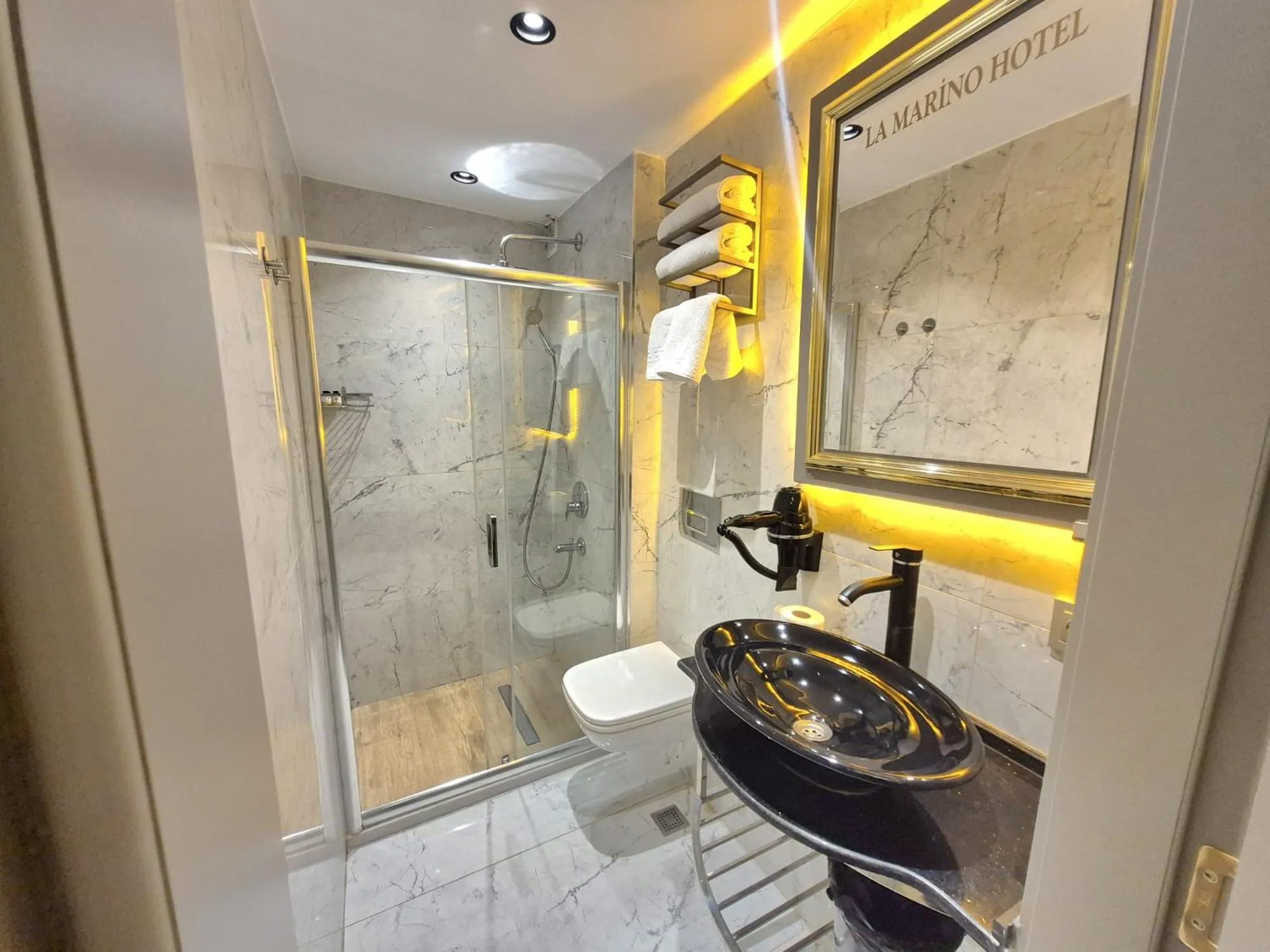 Toilet in Taksim La Marino Hotel