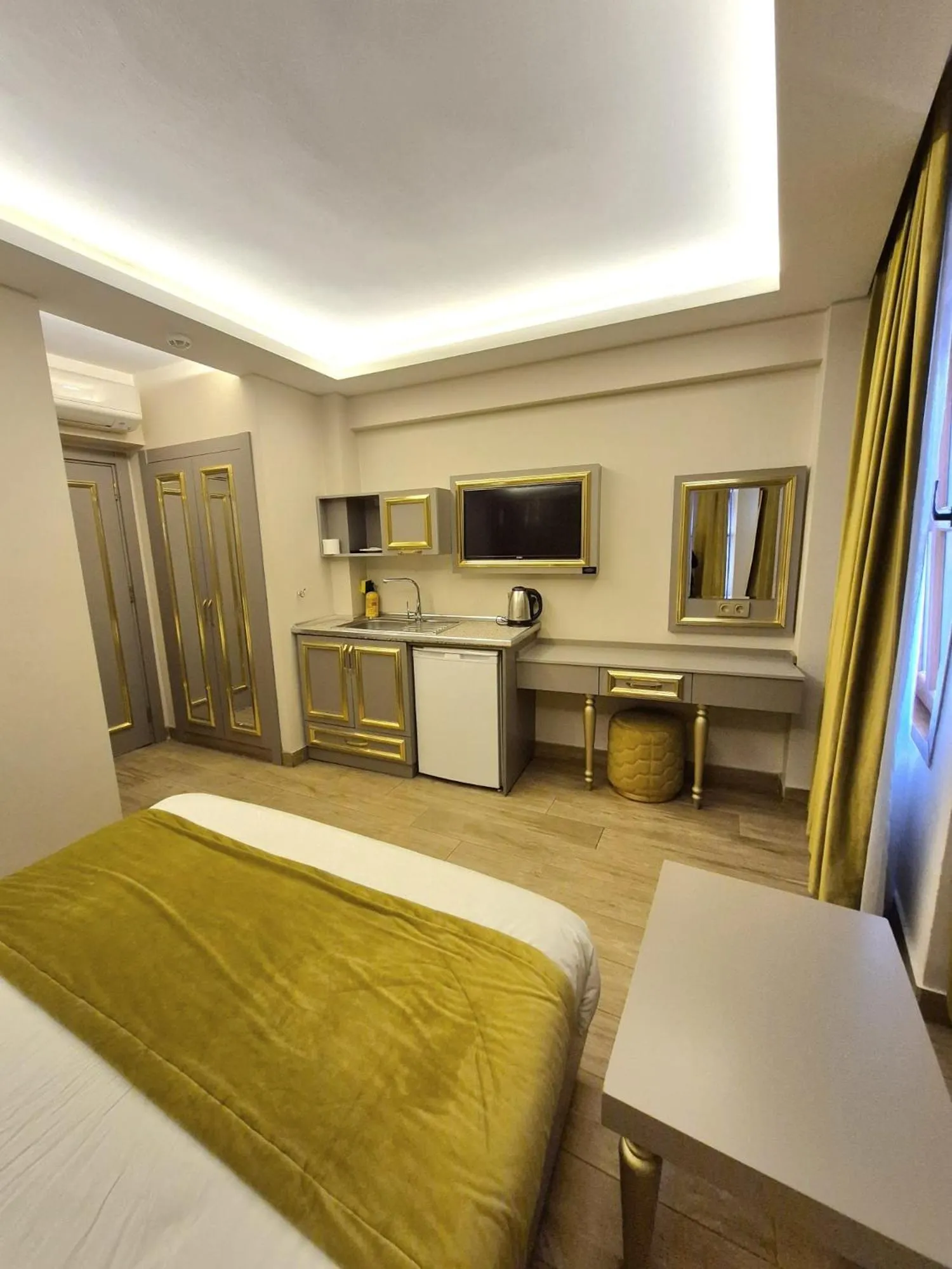 Bed in Taksim La Marino Hotel