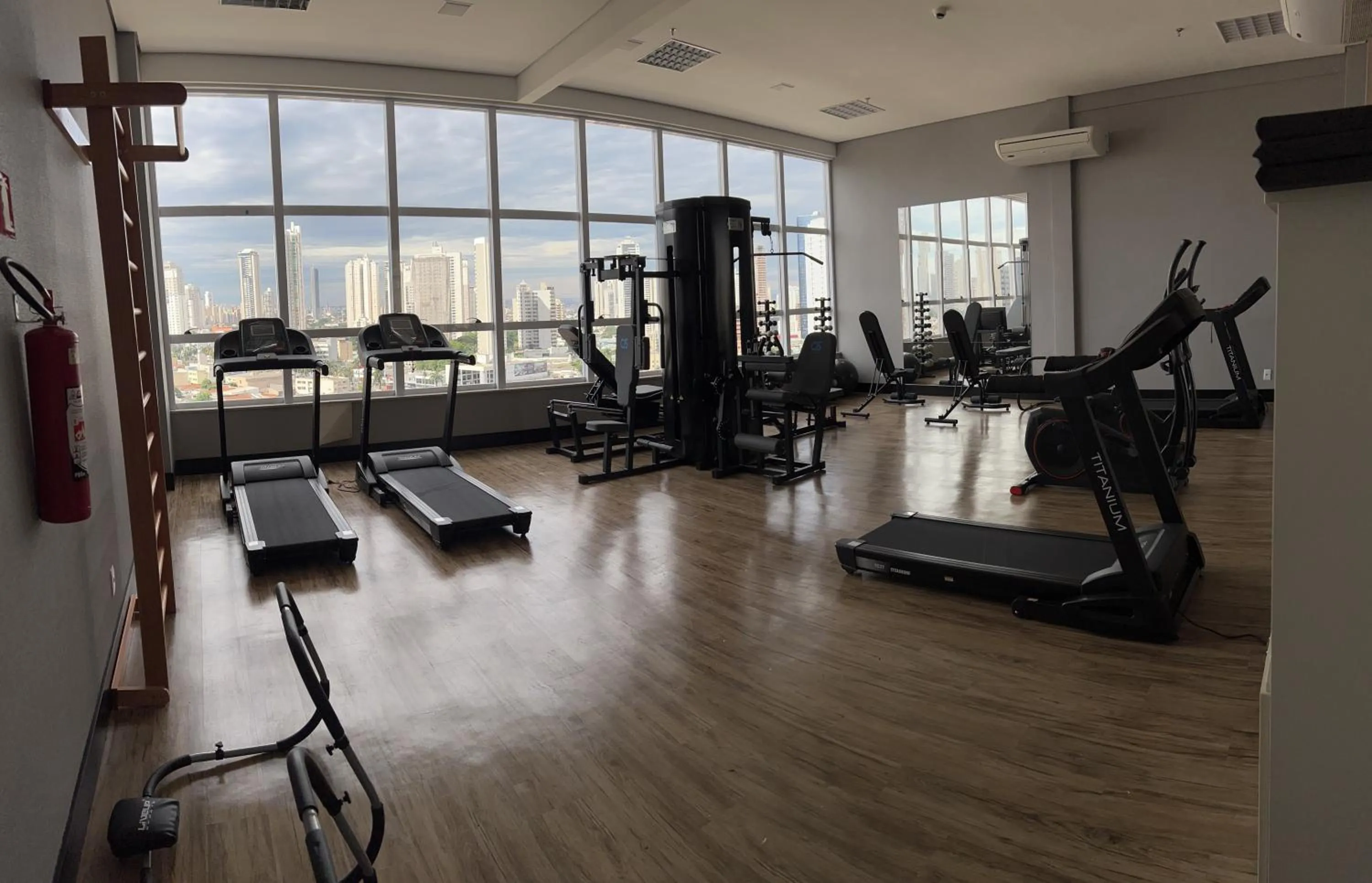 Fitness centre/facilities in QS Marista Hotel by Atlas