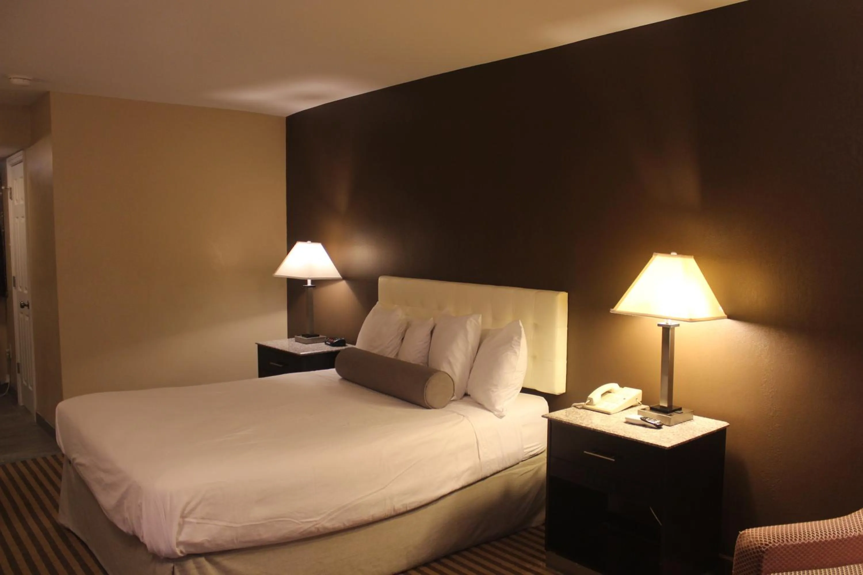 Photo of the whole room, Bed in Travelodge by Wyndham Bellmawr