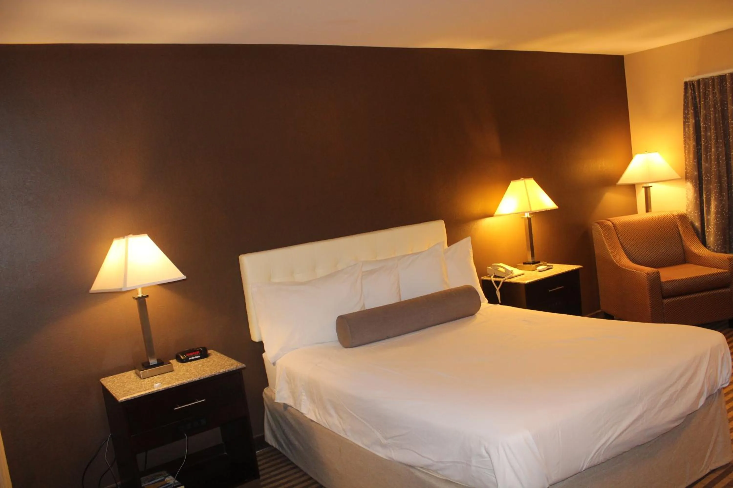 Photo of the whole room, Bed in Travelodge by Wyndham Bellmawr