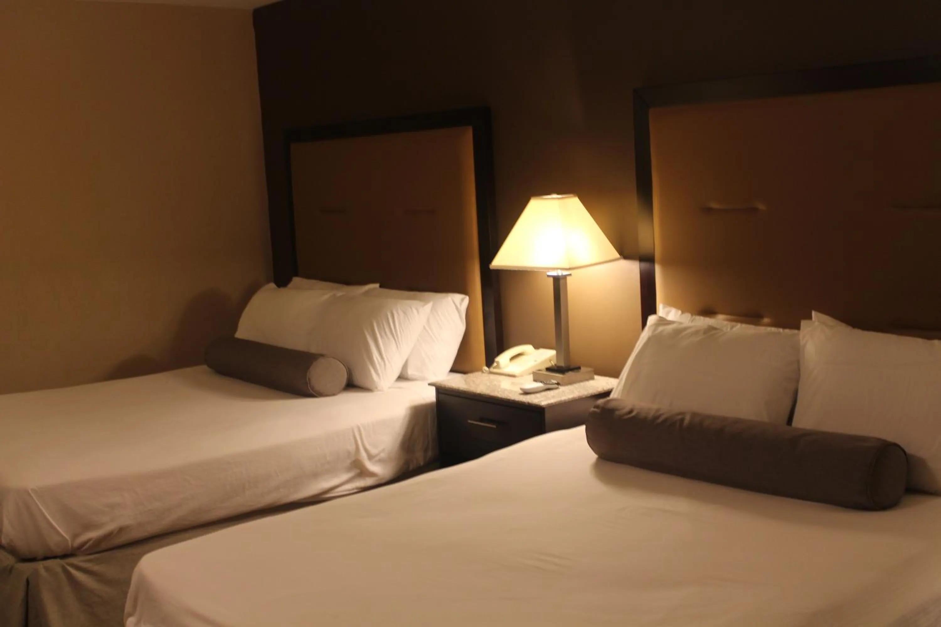 Photo of the whole room, Bed in Travelodge by Wyndham Bellmawr