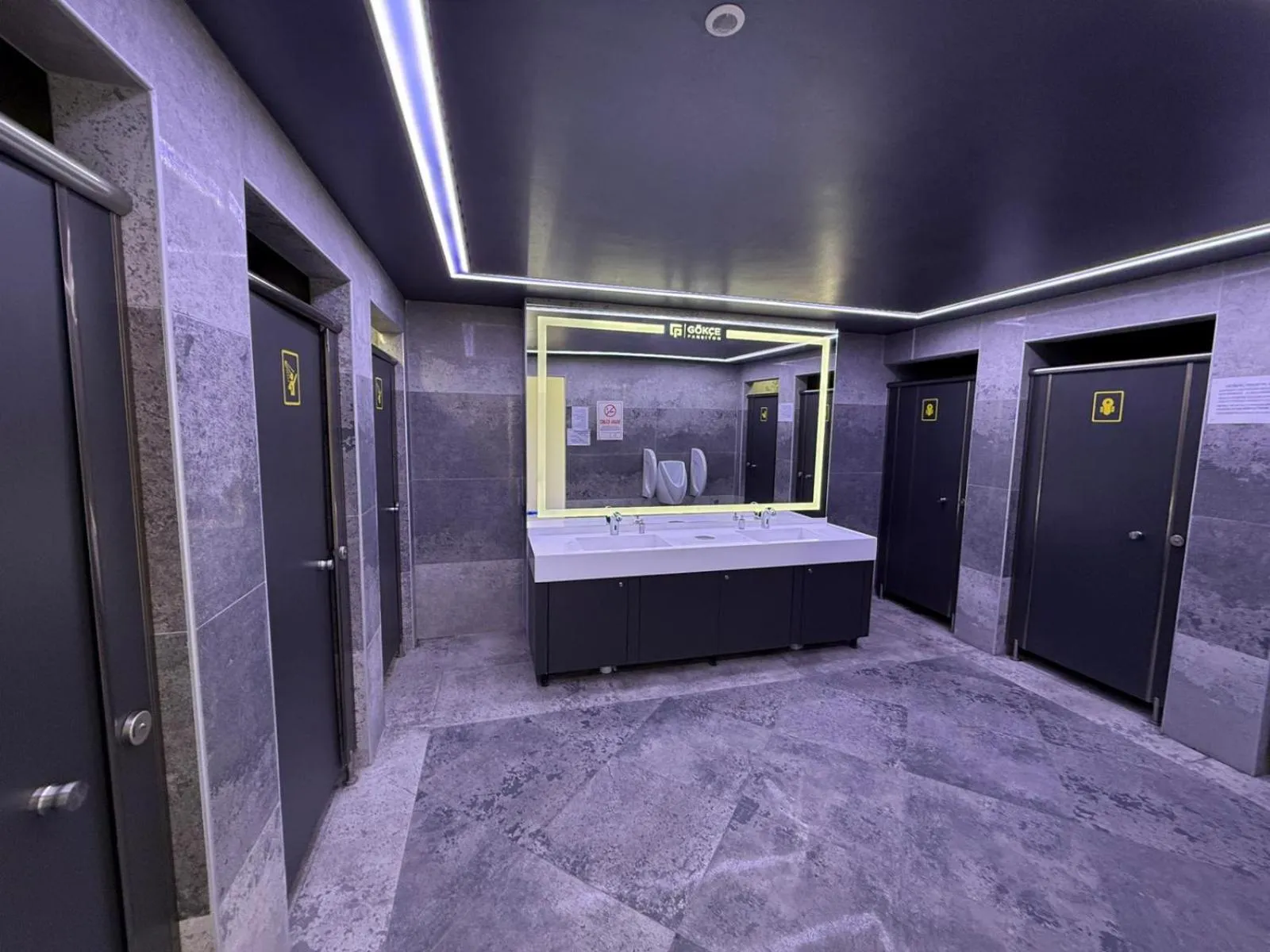 Toilet in Gökçe Pansiyon - Only men