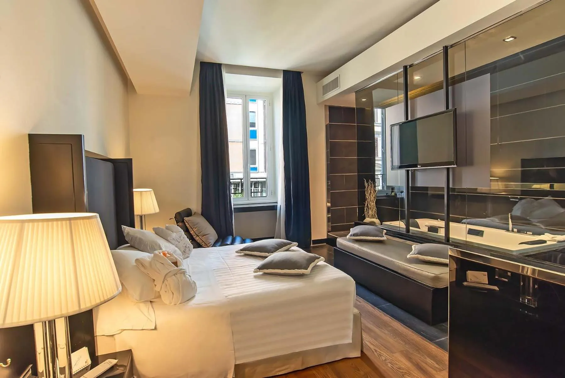 Photo of the whole room, Bed in Hotel Isa