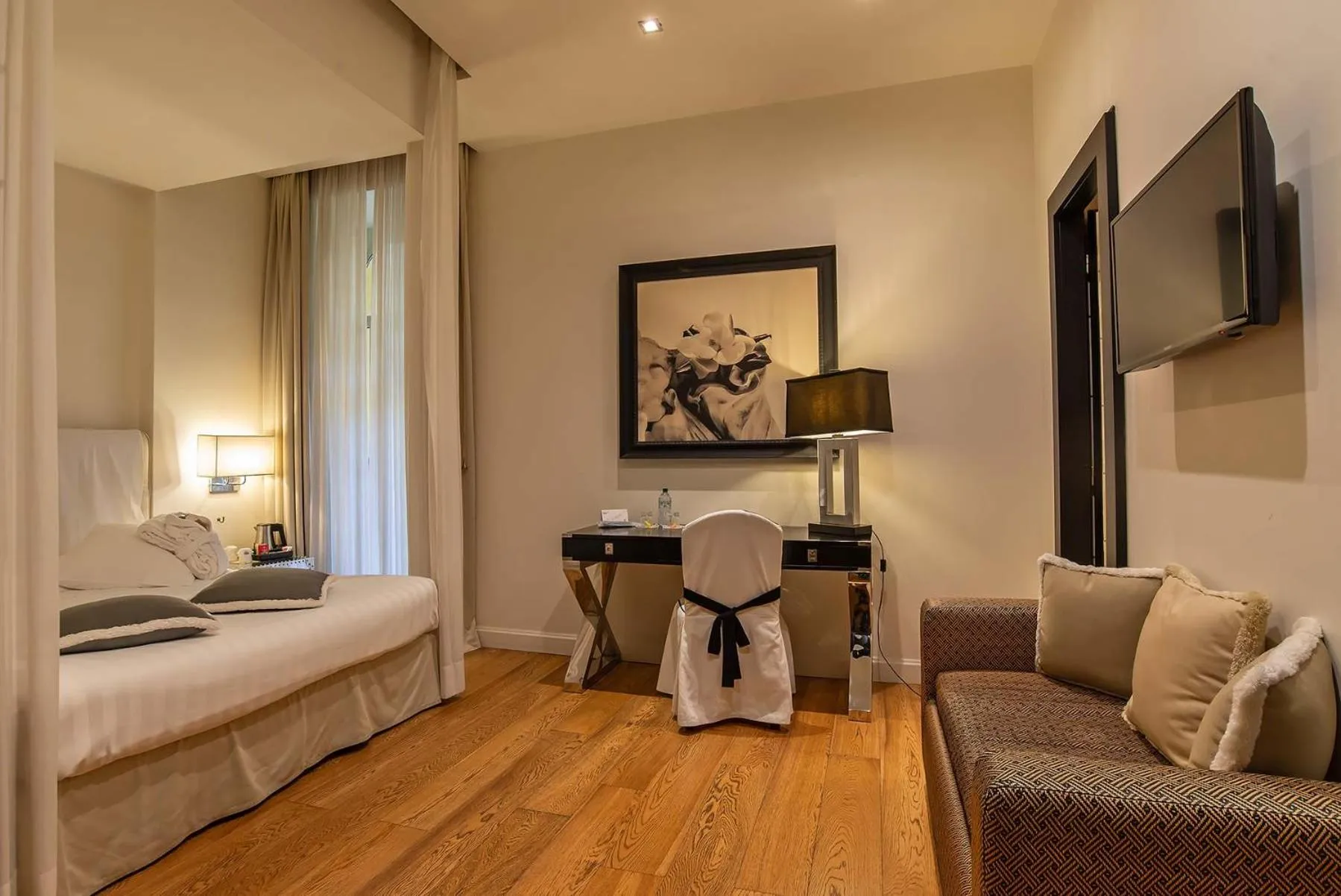 Photo of the whole room, Bed in Hotel Isa